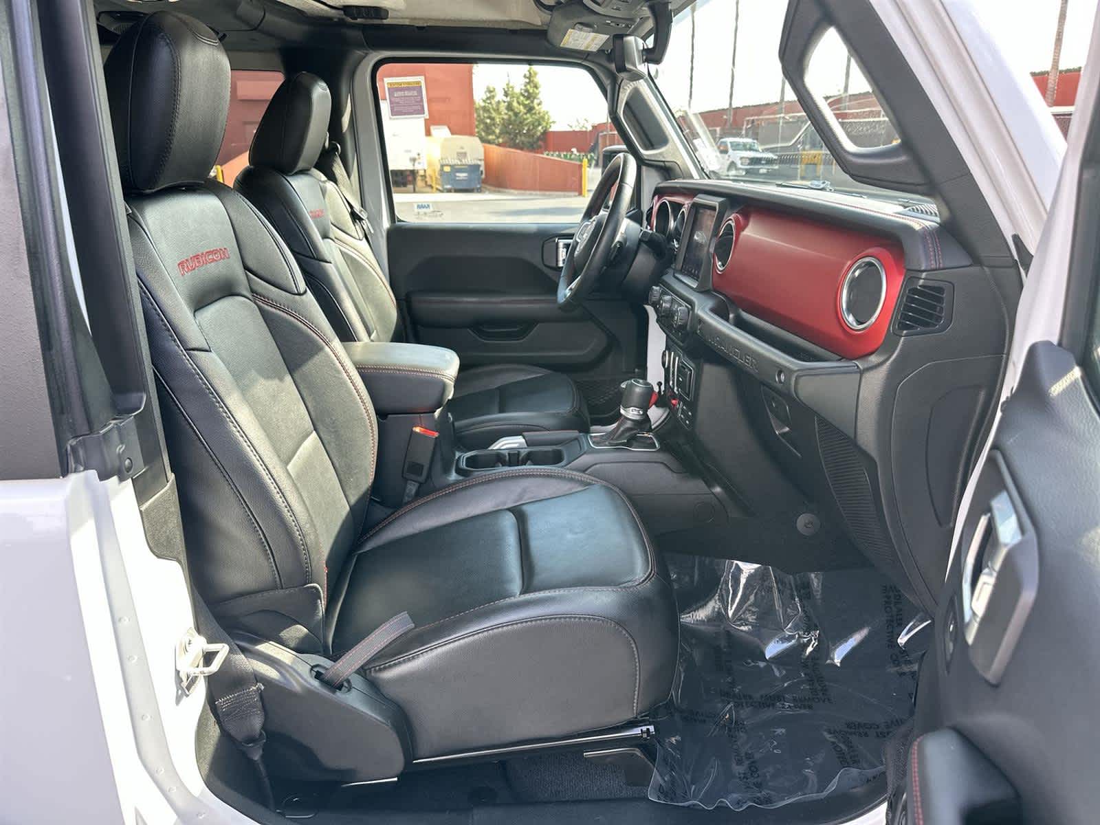 Thumbnail: 2019 Jeep Wrangler - 14