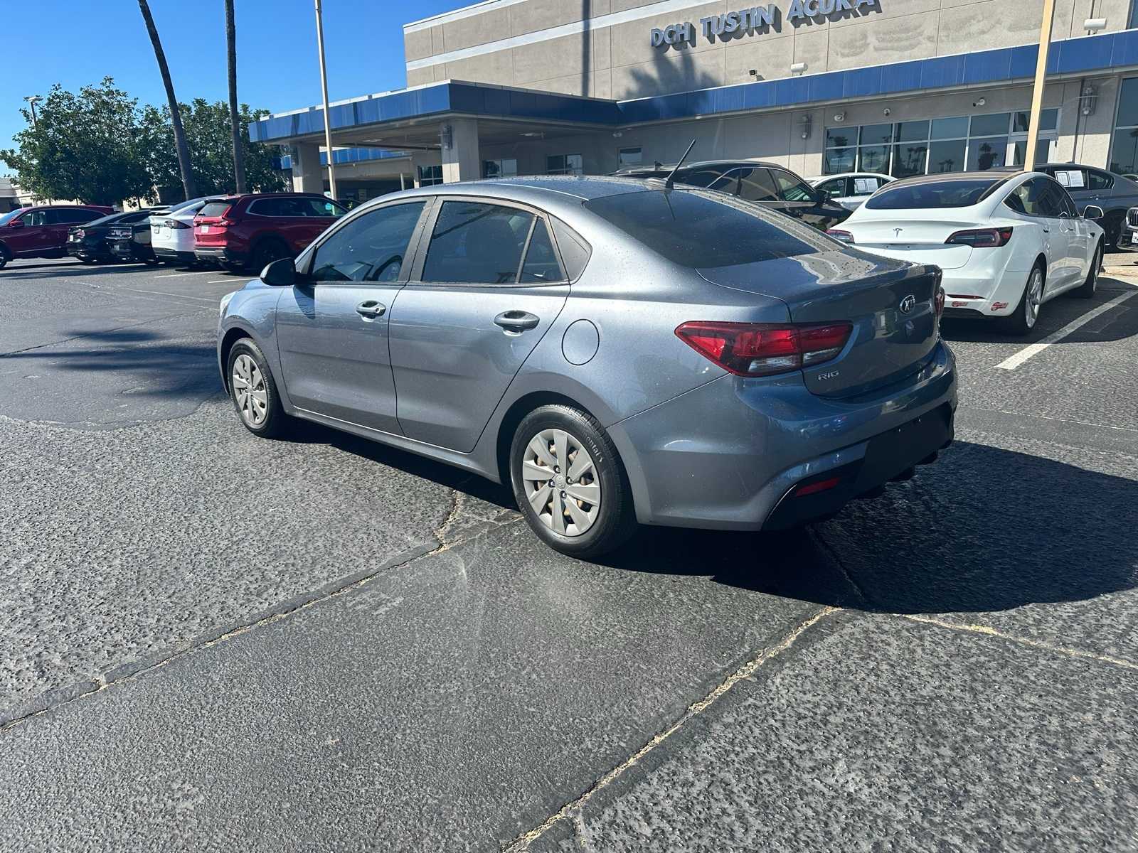Thumbnail: 2019 Kia Rio - 3