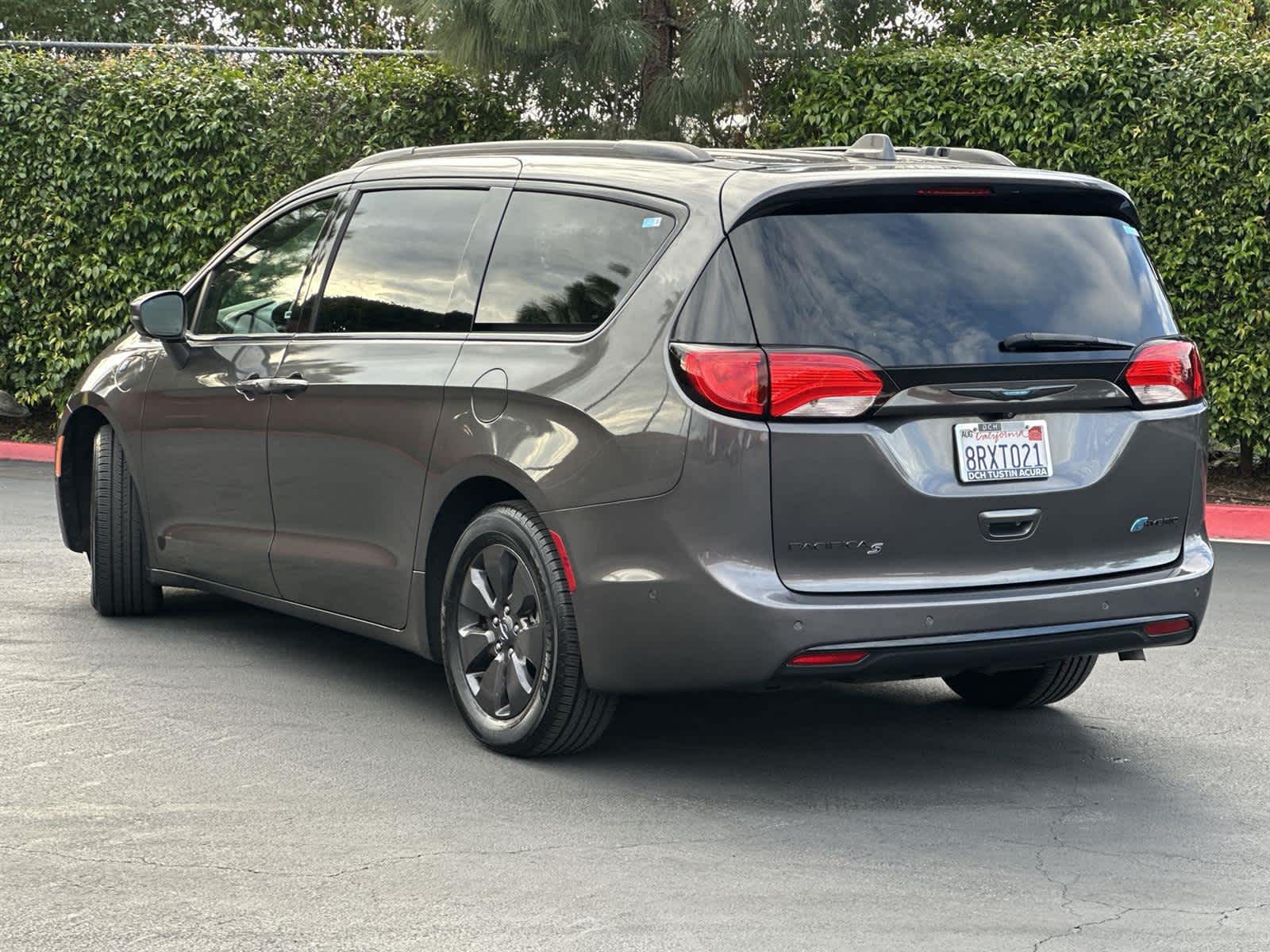 Thumbnail: 2020 Chrysler Pacifica - 4
