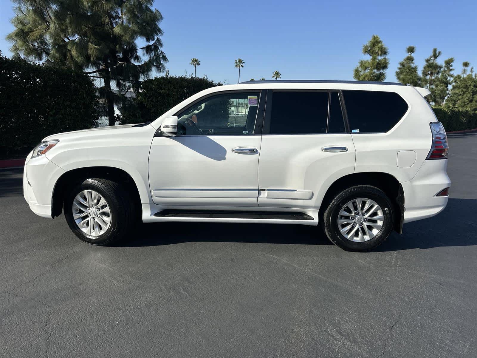 Thumbnail: 2019 Lexus GX - 3
