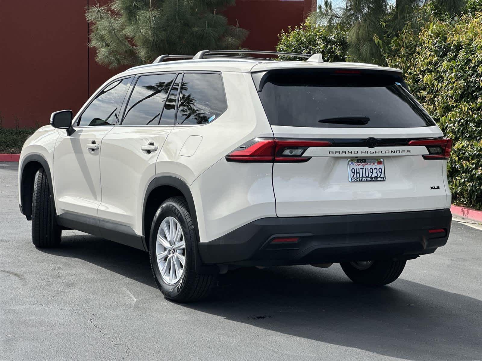 Thumbnail: 2024 Toyota Grand Highlander - 4