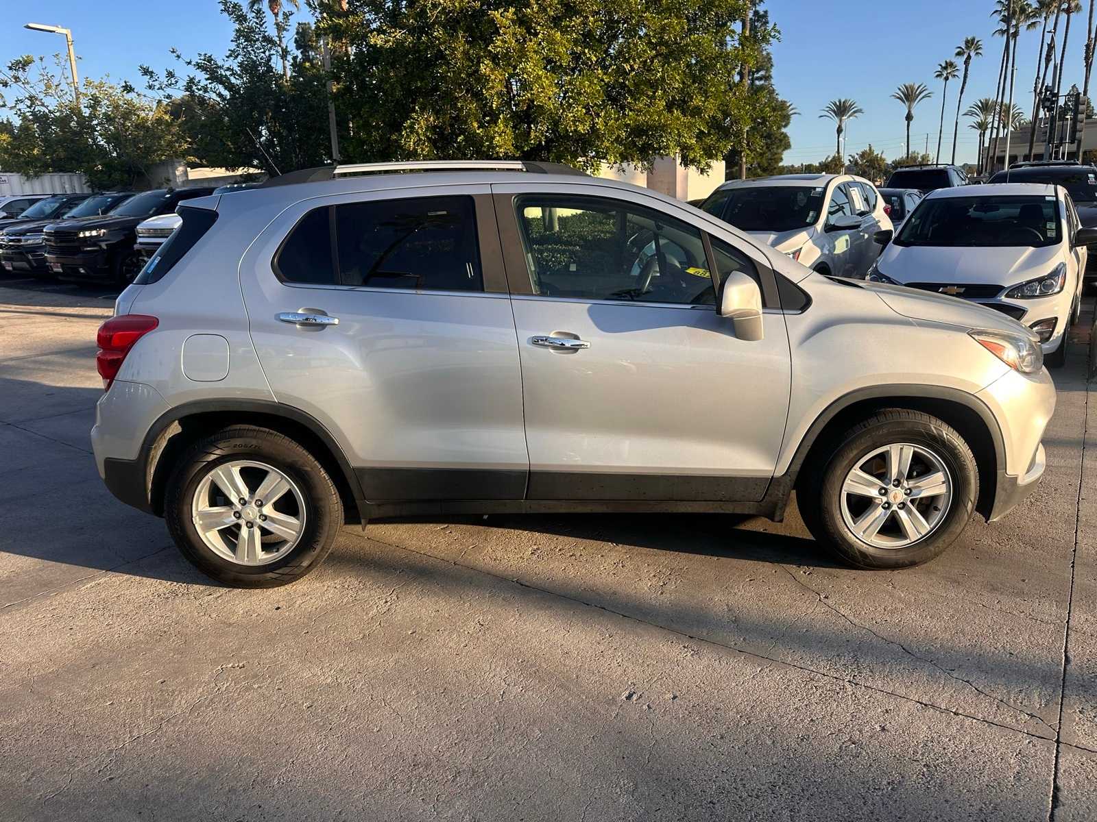 Thumbnail: 2018 Chevrolet Trax - 6