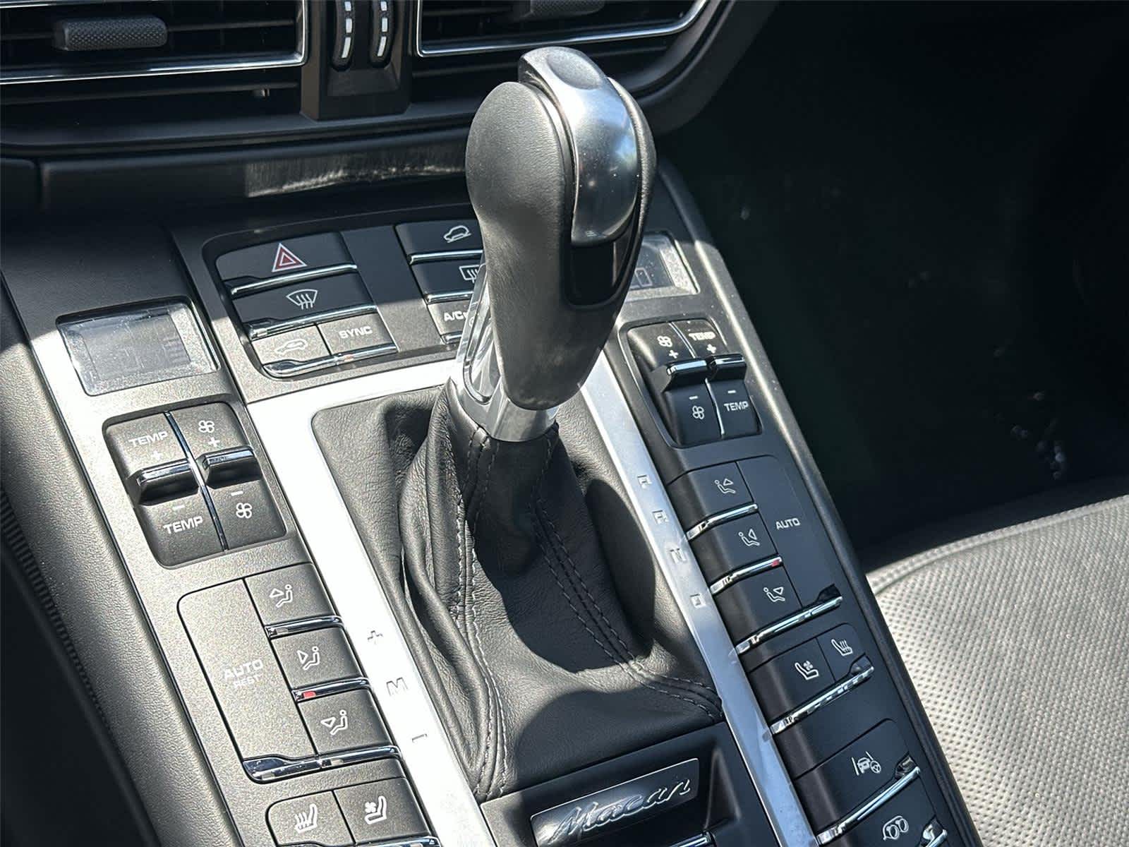 Thumbnail: 2020 Porsche Macan - 19