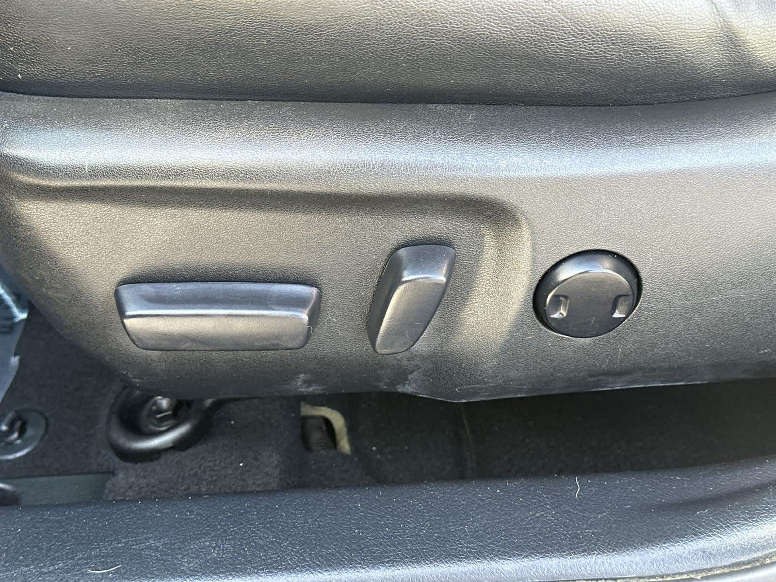 Thumbnail: 2015 Toyota Camry - 21