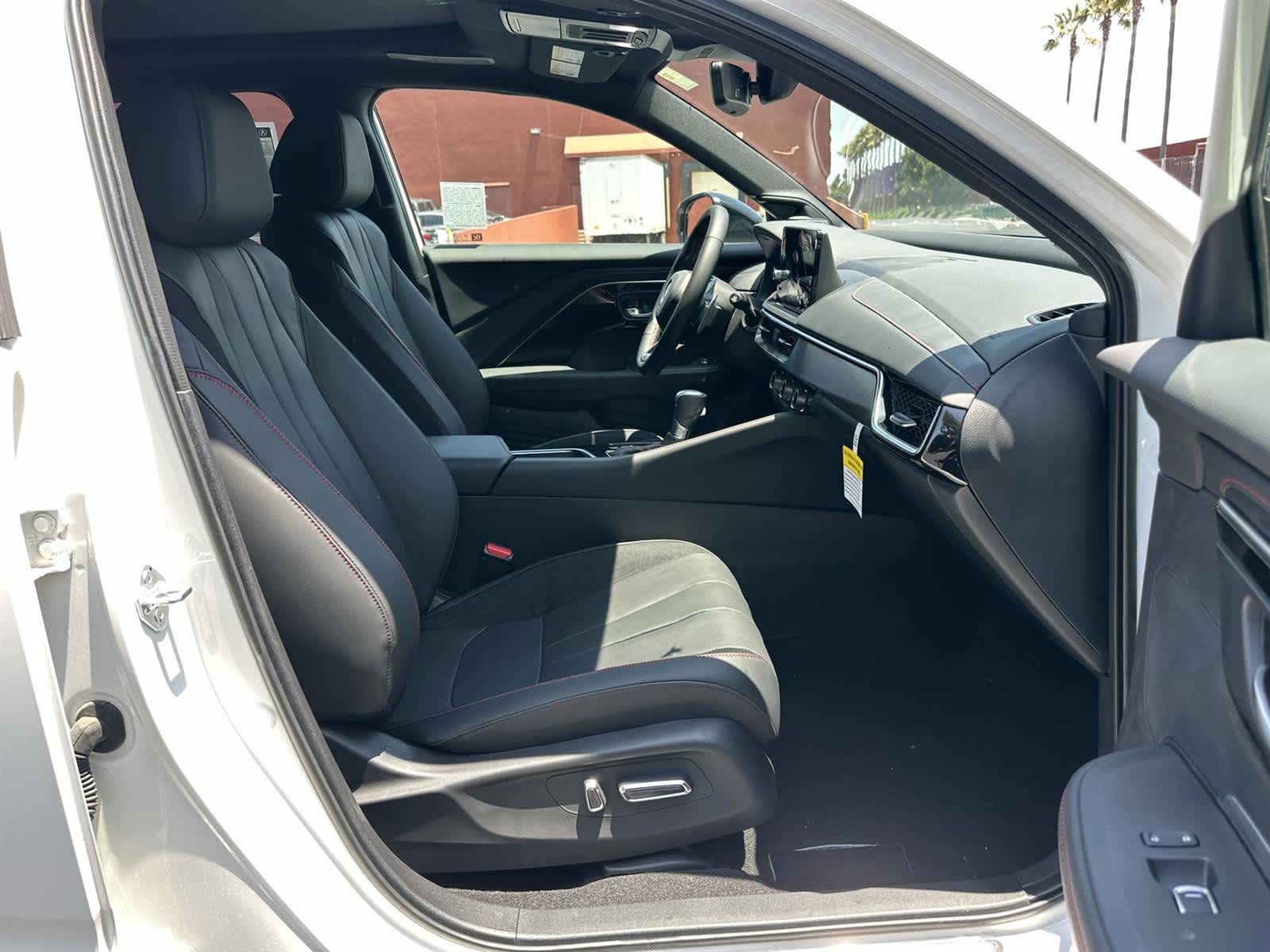 Thumbnail: 2025 Acura ADX - 14