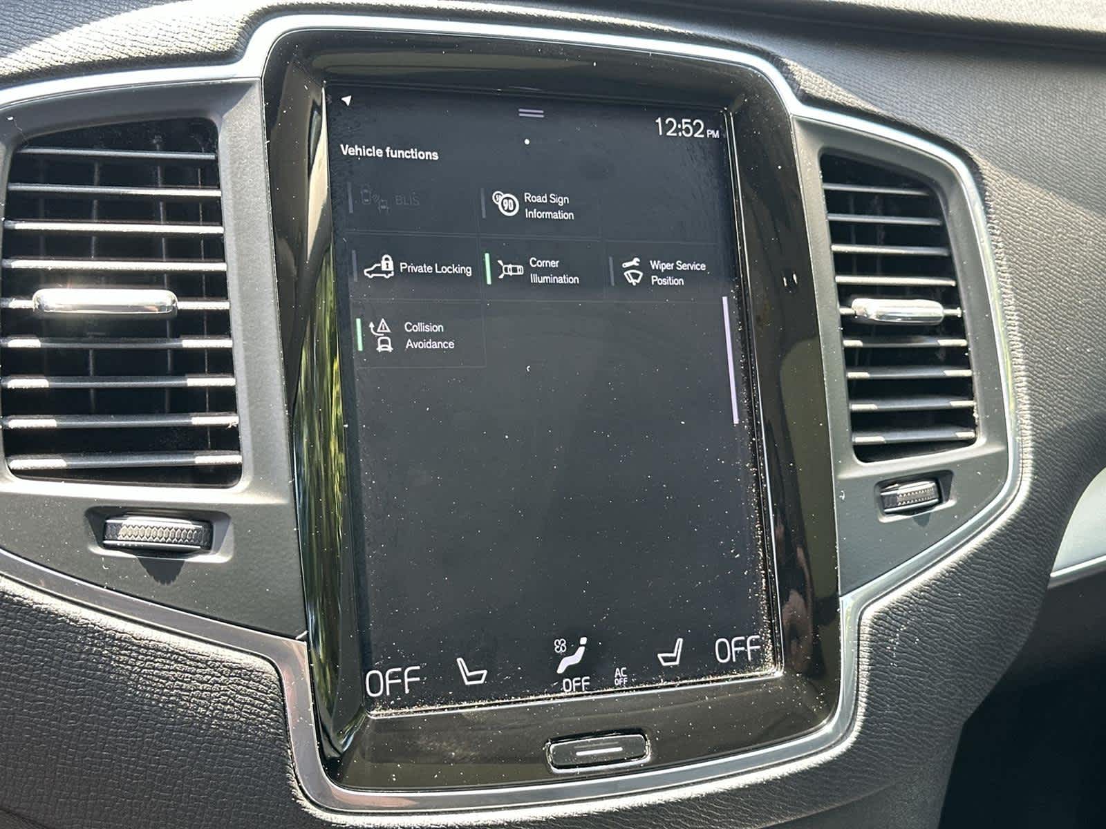 Thumbnail: 2018 Volvo XC90 - 28