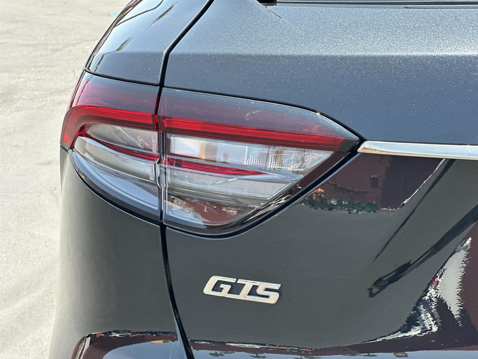Thumbnail: 2021 Maserati Levante - 7
