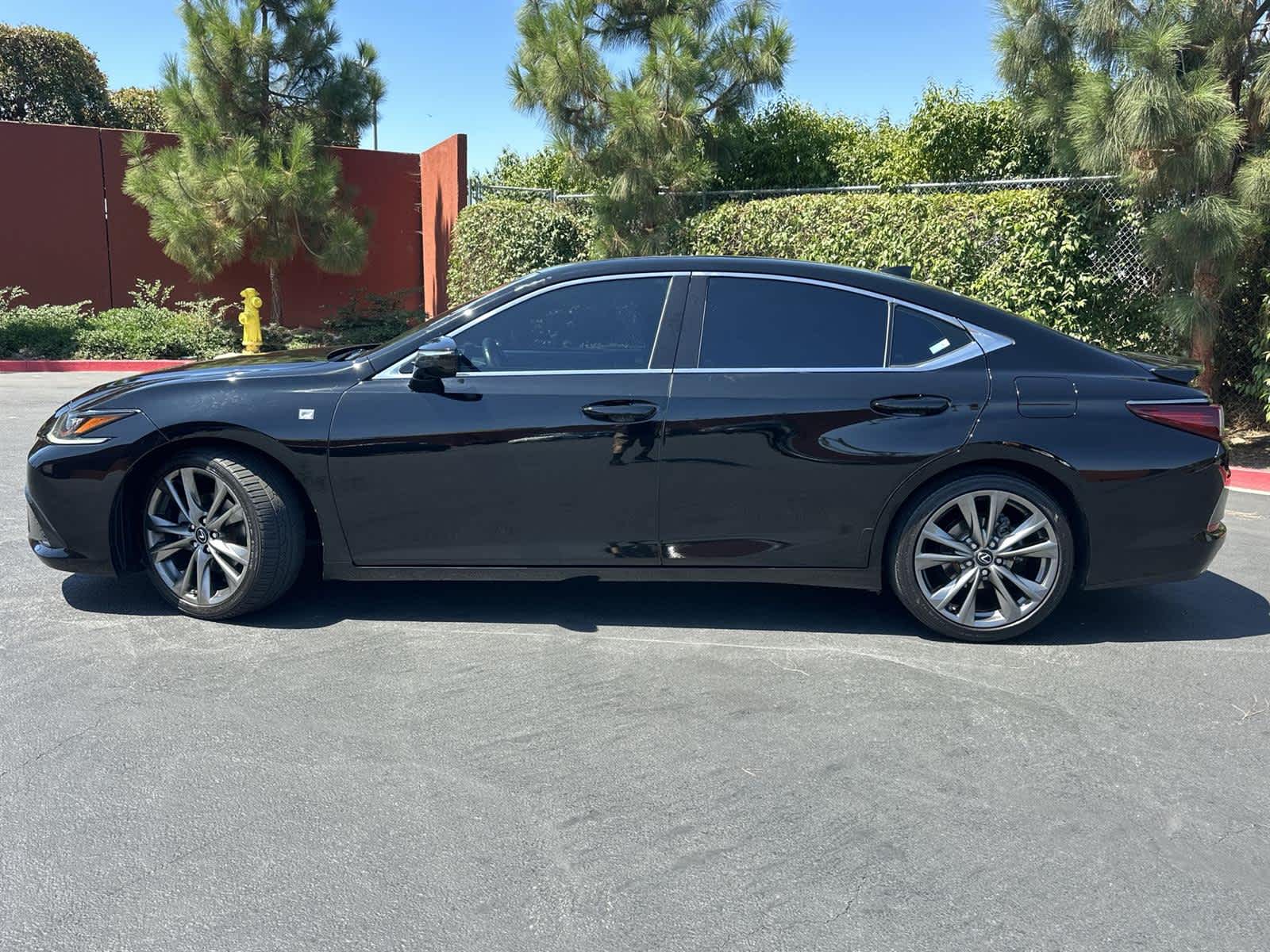 Thumbnail: 2020 Lexus ES - 3