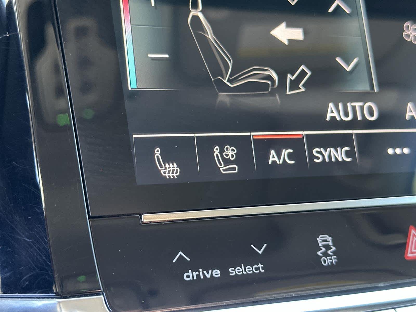 Thumbnail: 2022 Audi e-tron - 26