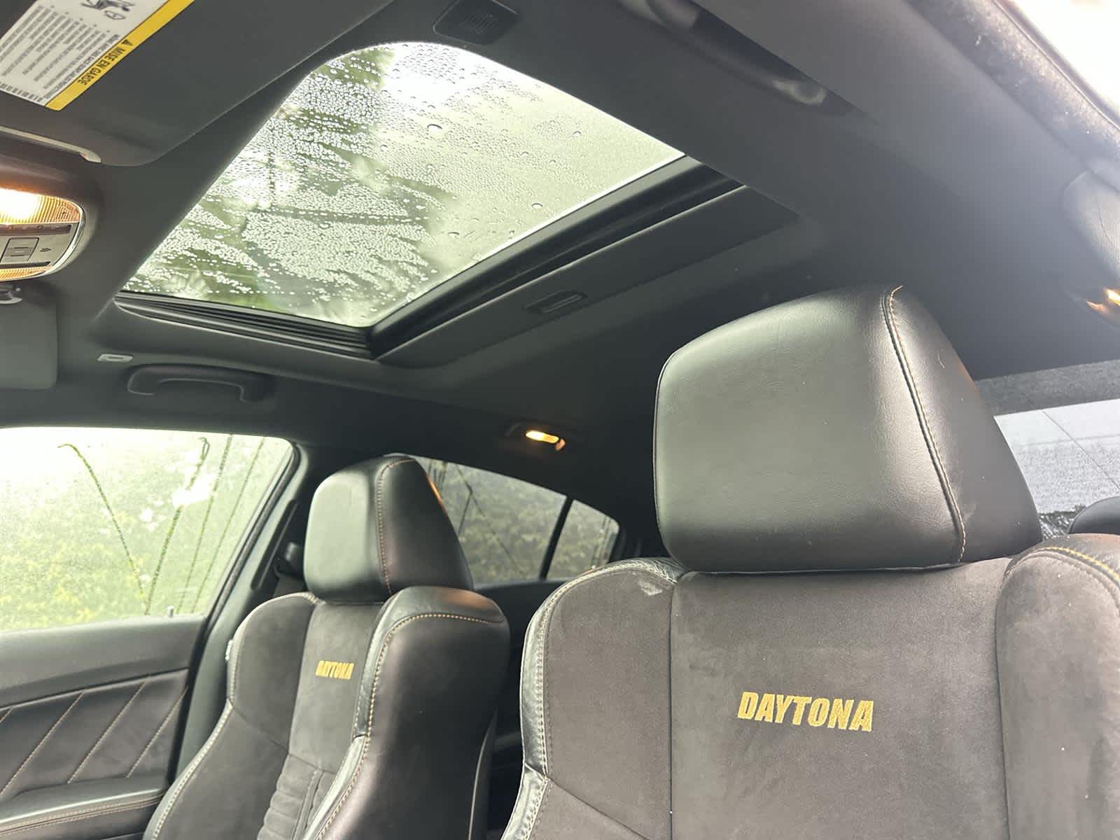 Thumbnail: 2018 Dodge Charger - 32