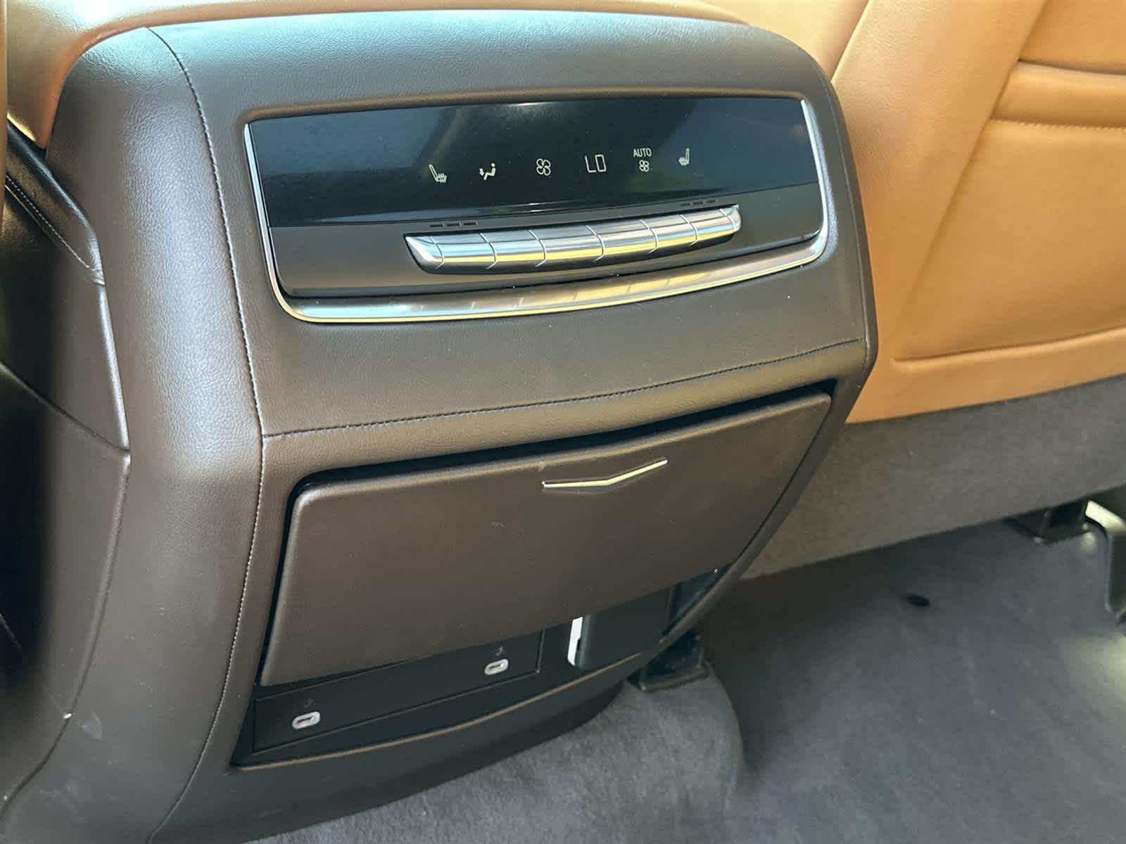 Thumbnail: 2022 Cadillac Escalade - 31