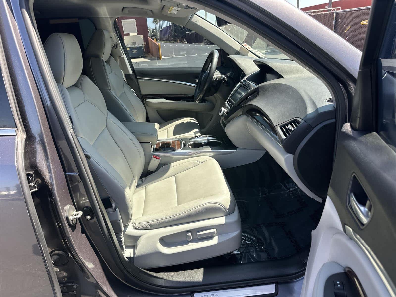 Thumbnail: 2017 Acura MDX - 14