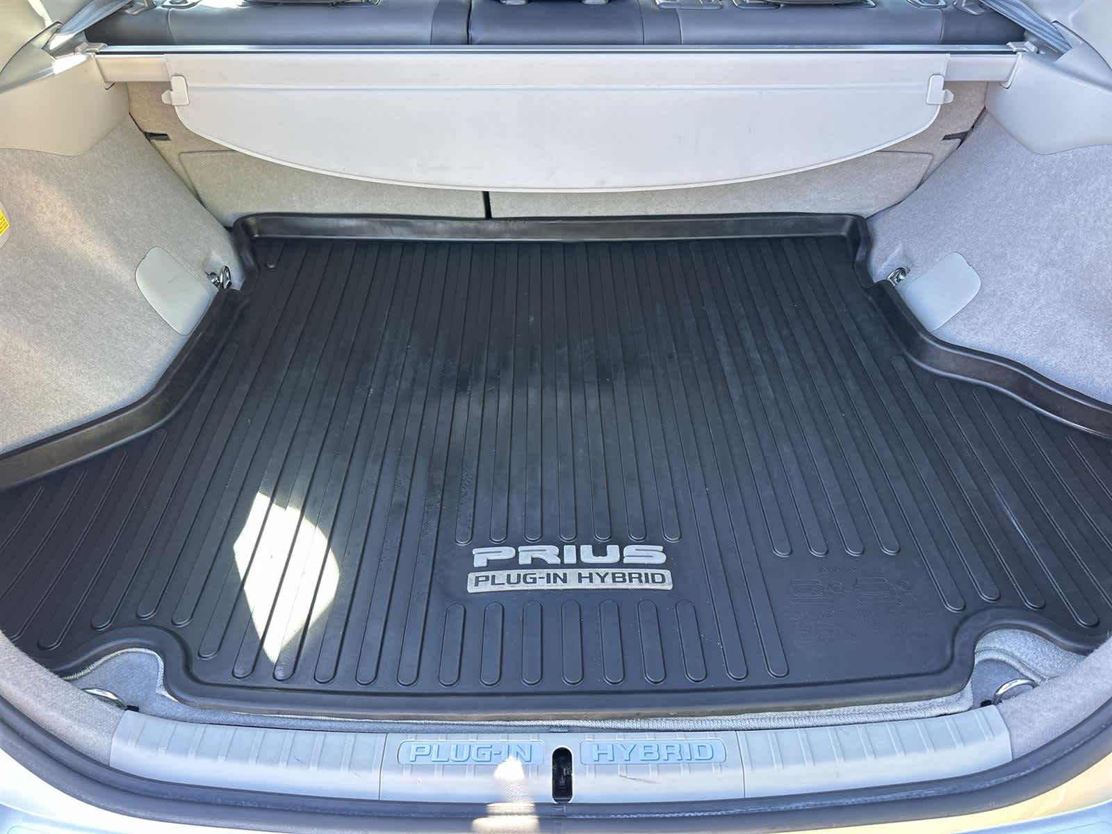 Thumbnail: 2015 Toyota Prius - 20