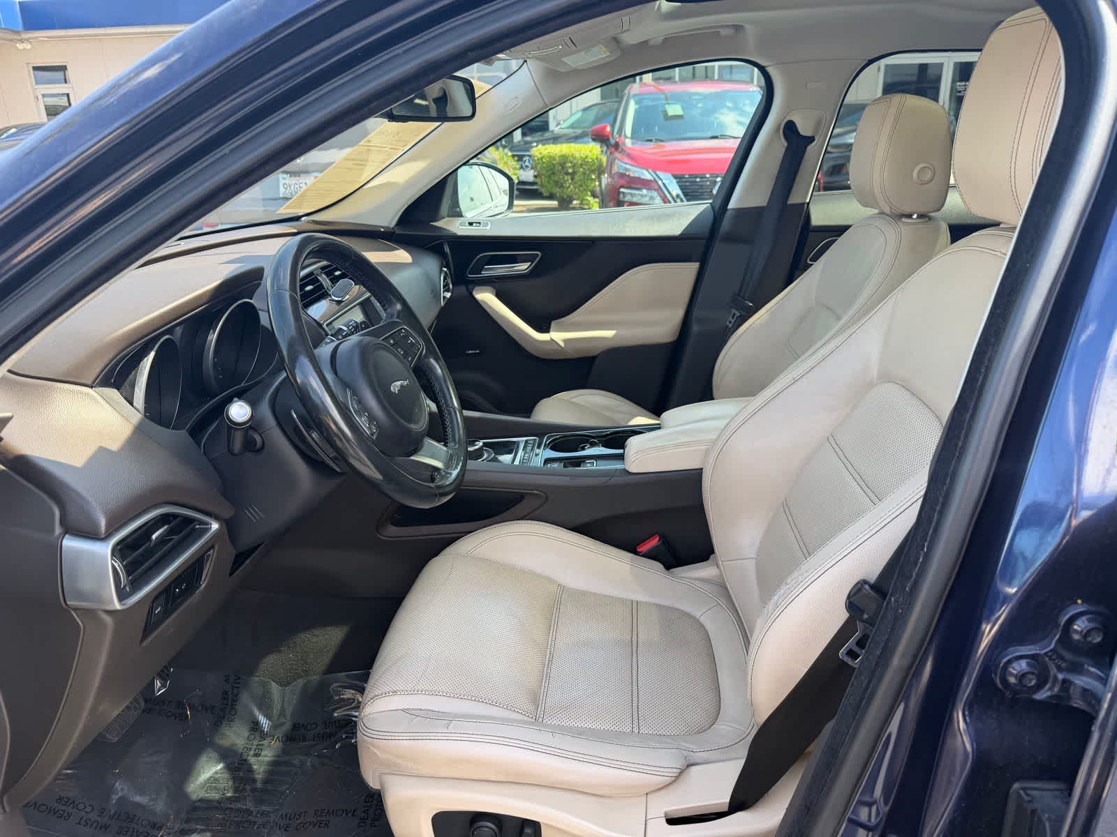 Thumbnail: 2017 Jaguar F-Pace - 10