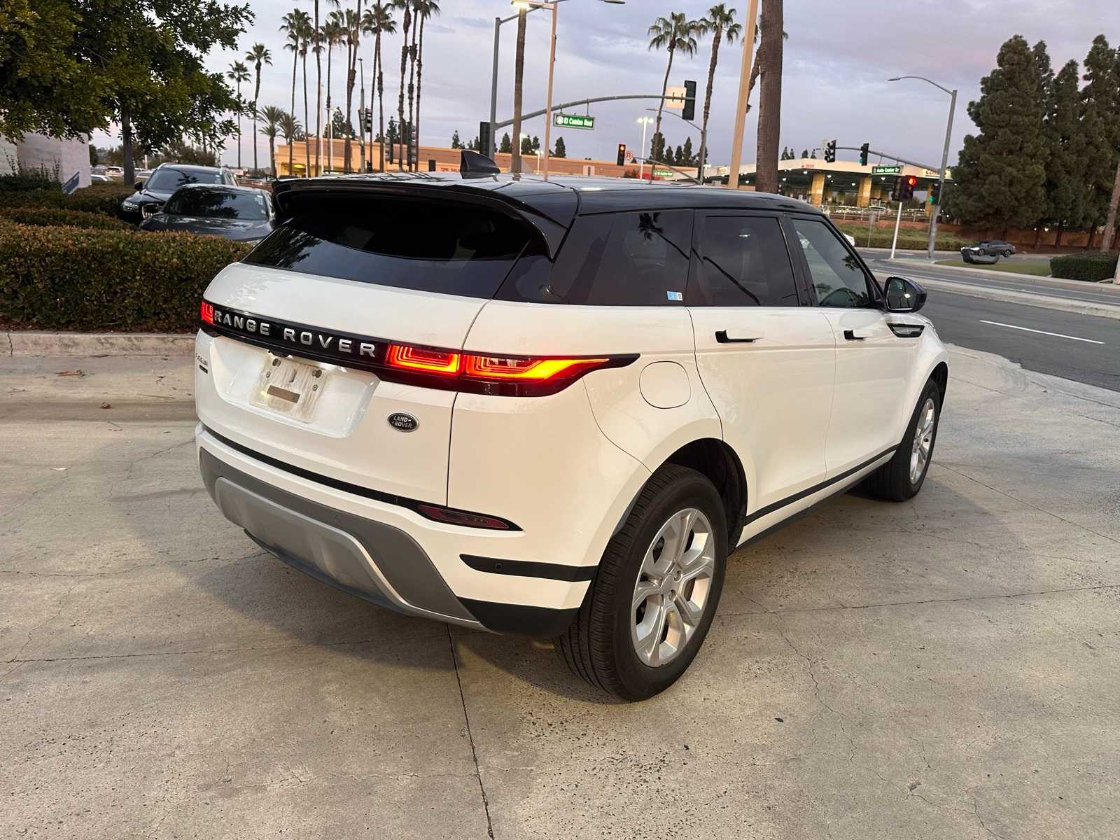 Thumbnail: 2020 Land Rover Range Rover Evoque - 5