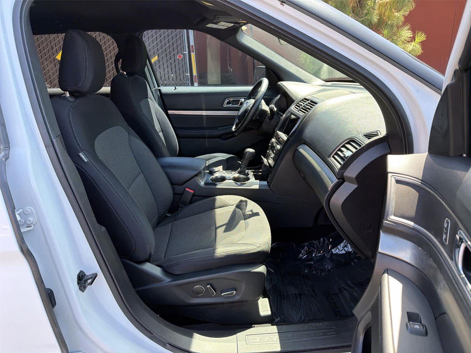 Thumbnail: 2018 Ford Explorer - 15