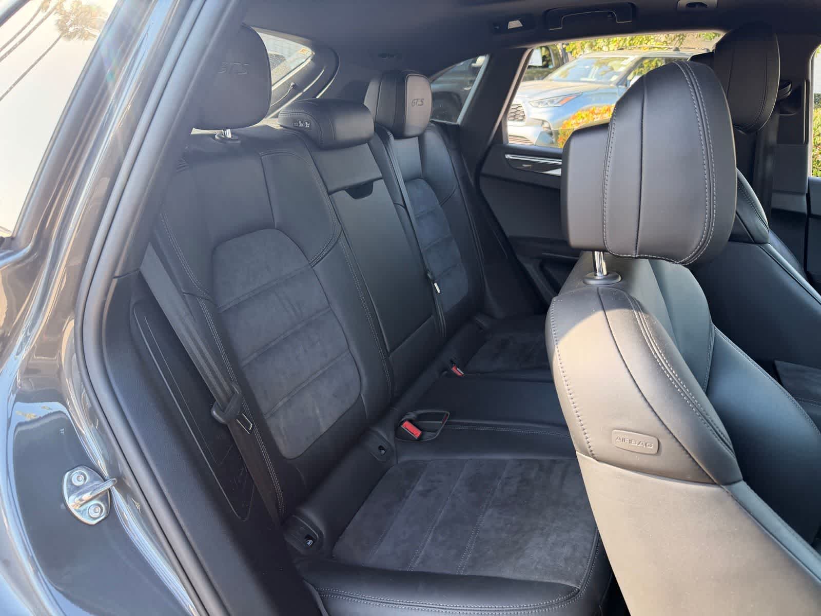 Thumbnail: 2018 Porsche Macan - 11