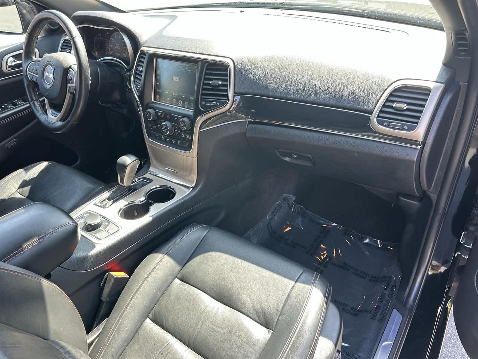 Thumbnail: 2017 Jeep Grand Cherokee - 12