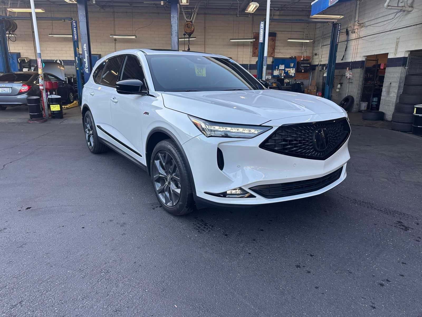 Thumbnail: 2023 Acura MDX - 7