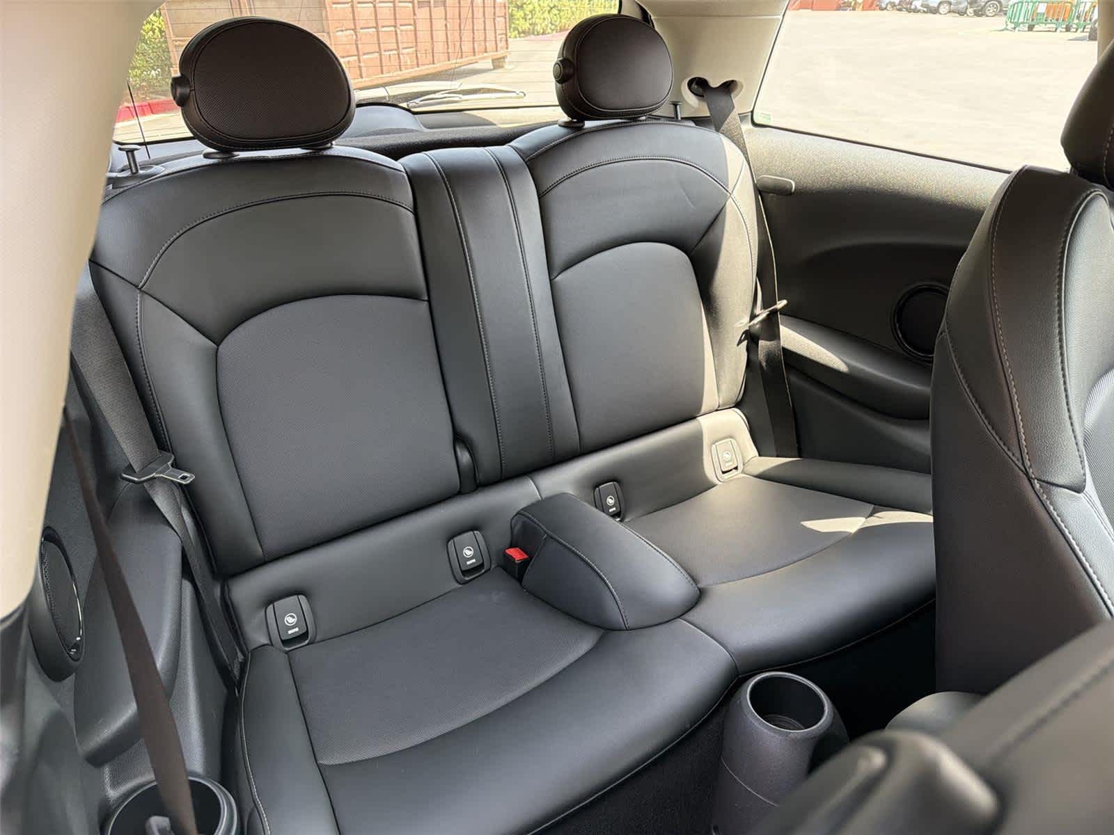 Thumbnail: 2018 MINI Cooper Hardtop - 14