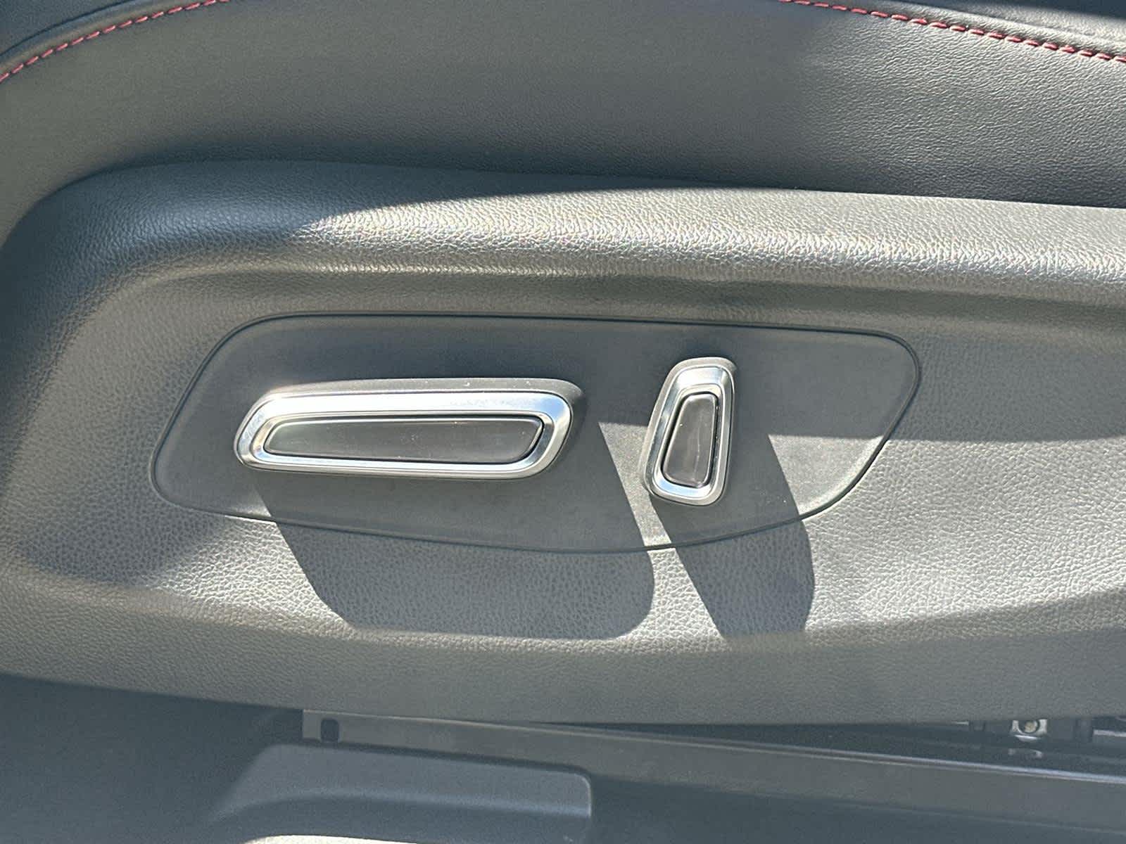 Thumbnail: 2025 Acura ADX - 19