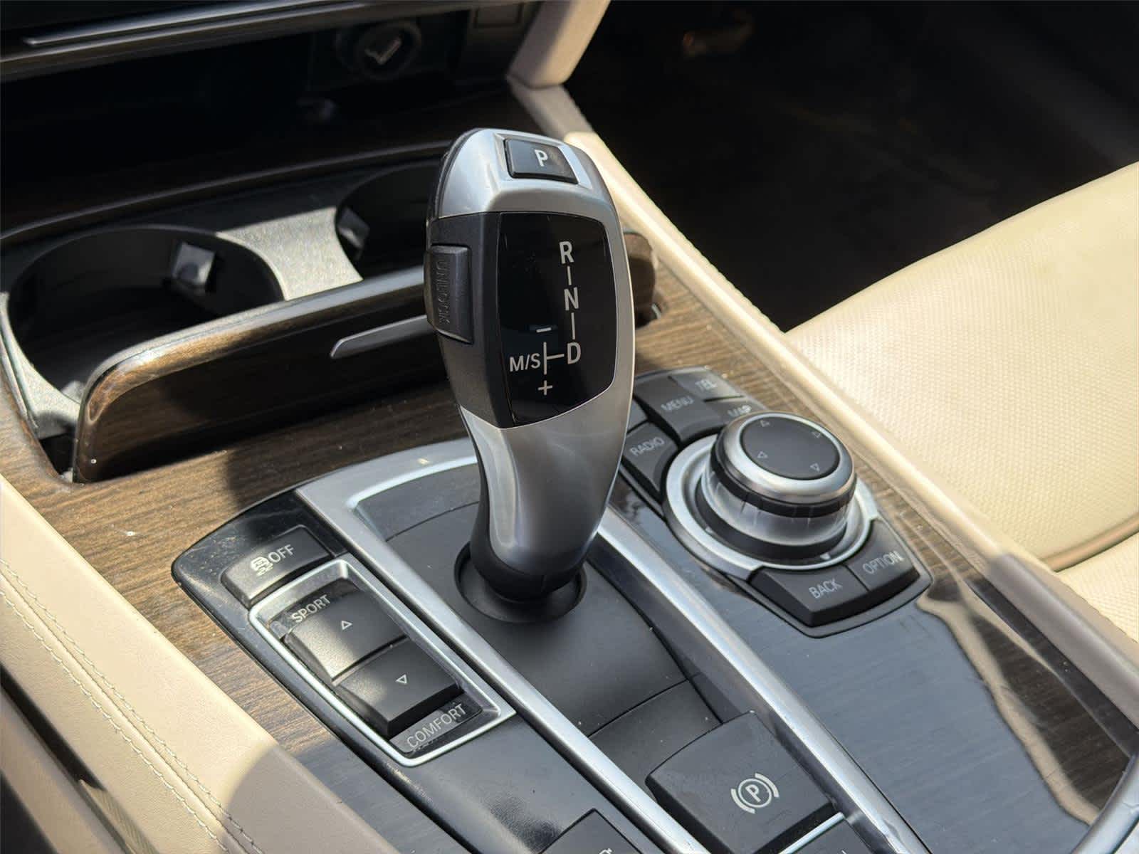 Thumbnail: 2012 BMW 7 Series - 19