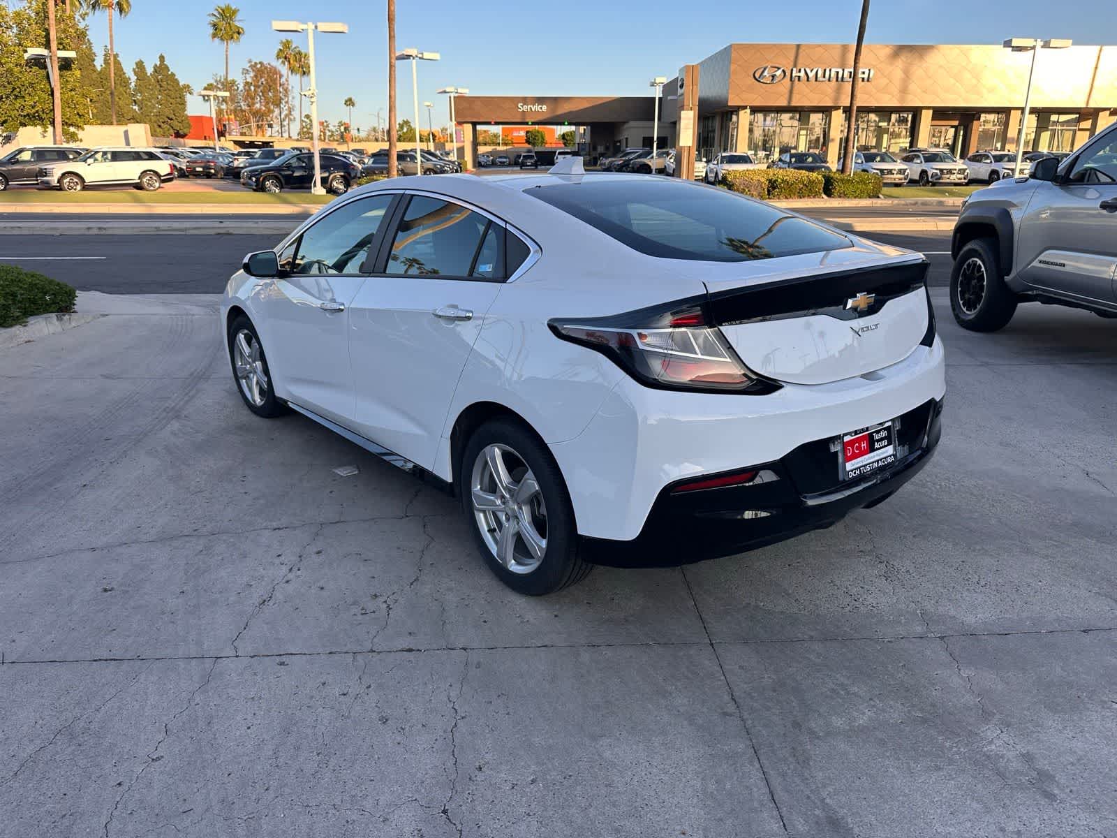 Thumbnail: 2018 Chevrolet Volt - 3