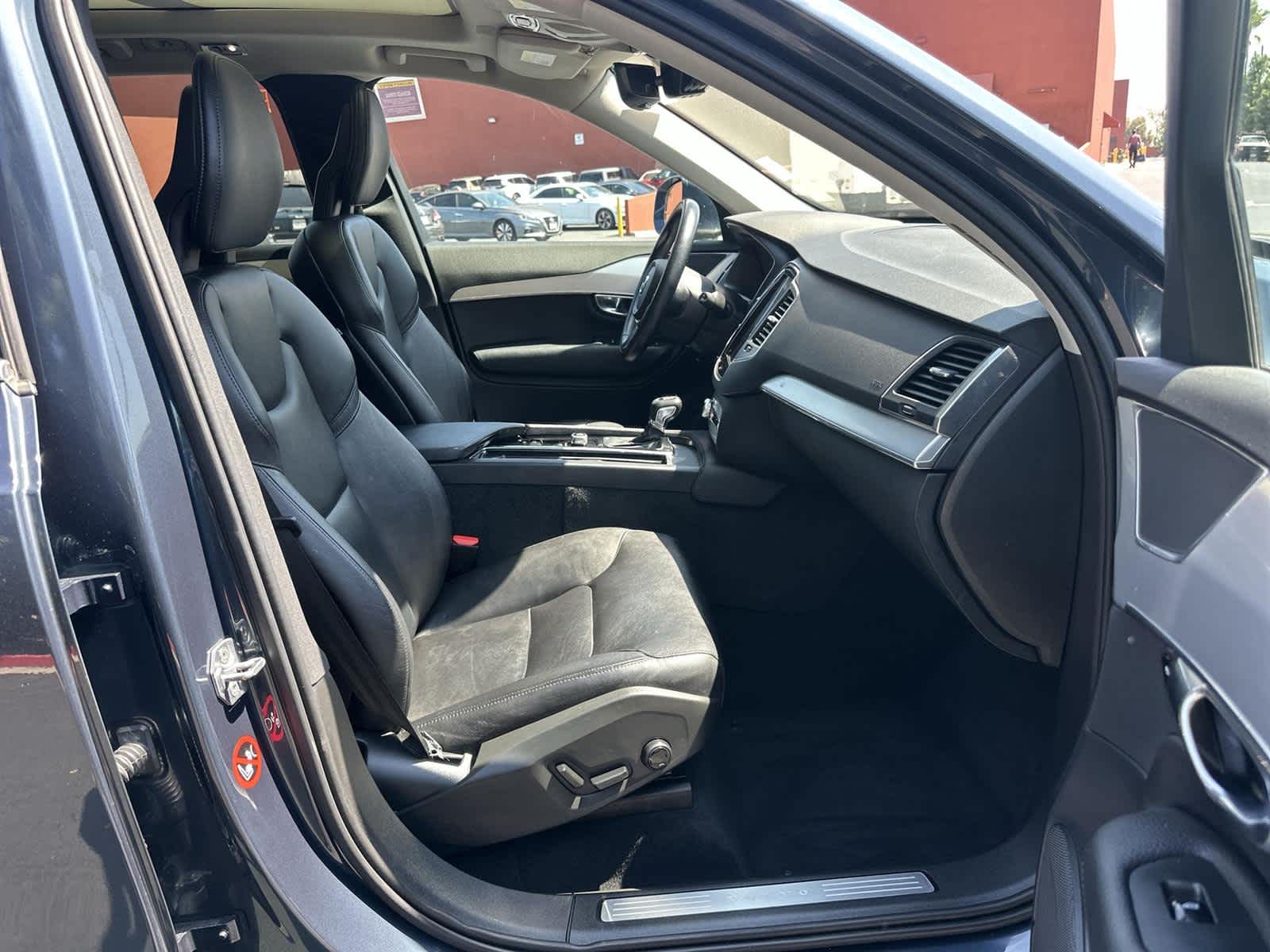 Thumbnail: 2018 Volvo XC90 - 14