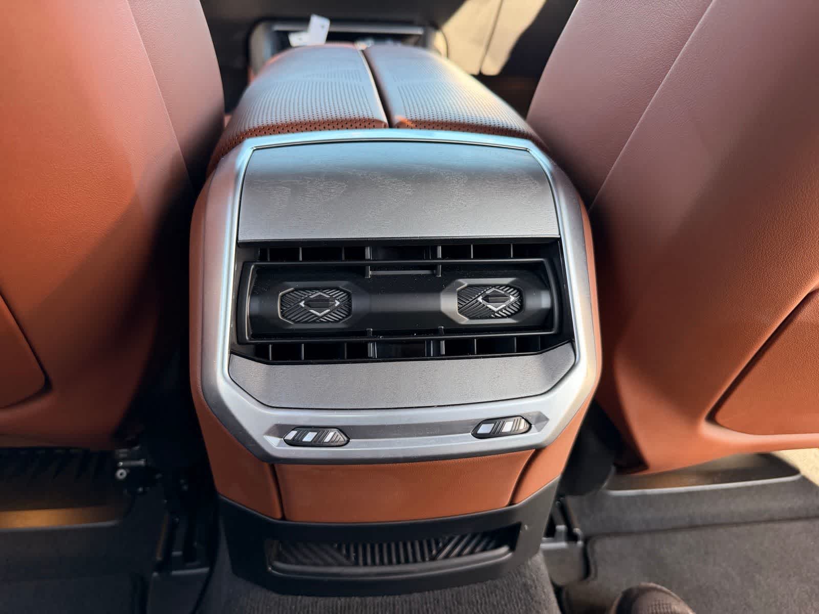 Thumbnail: 2025 BMW i7 - 19