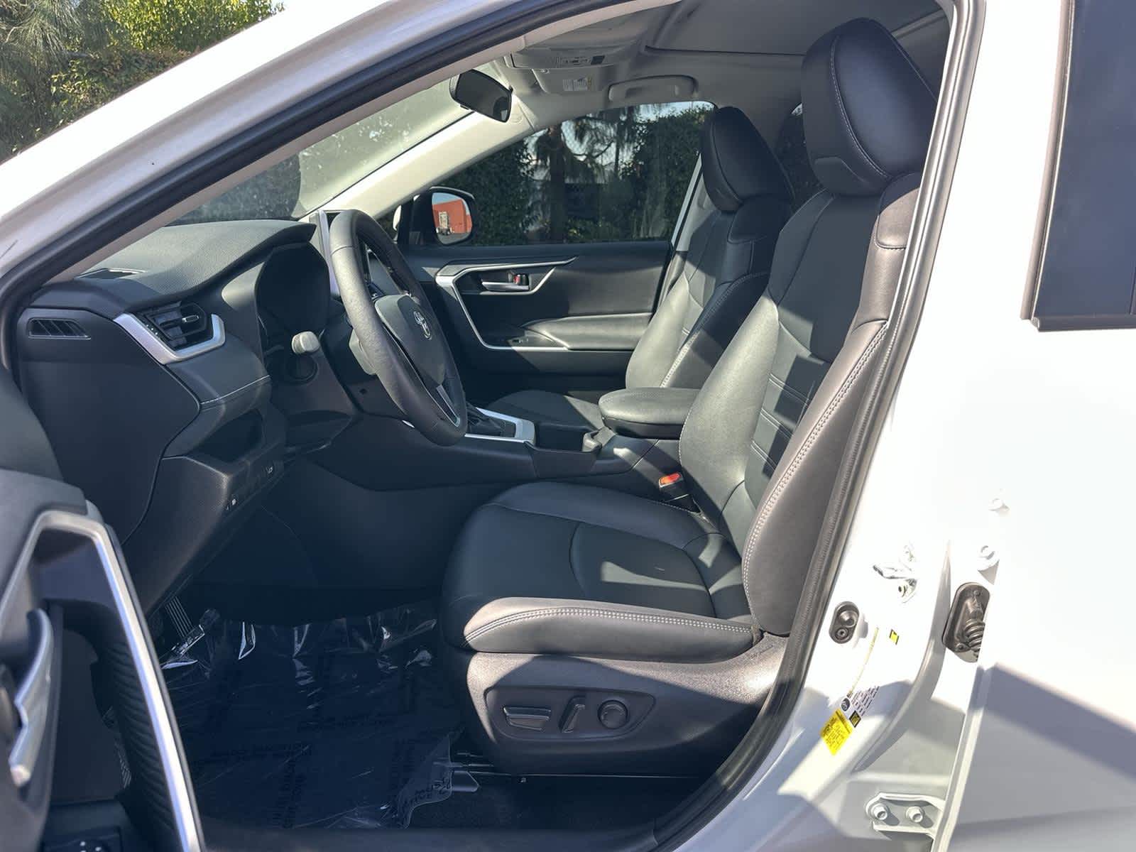 Thumbnail: 2025 Toyota RAV4 - 11