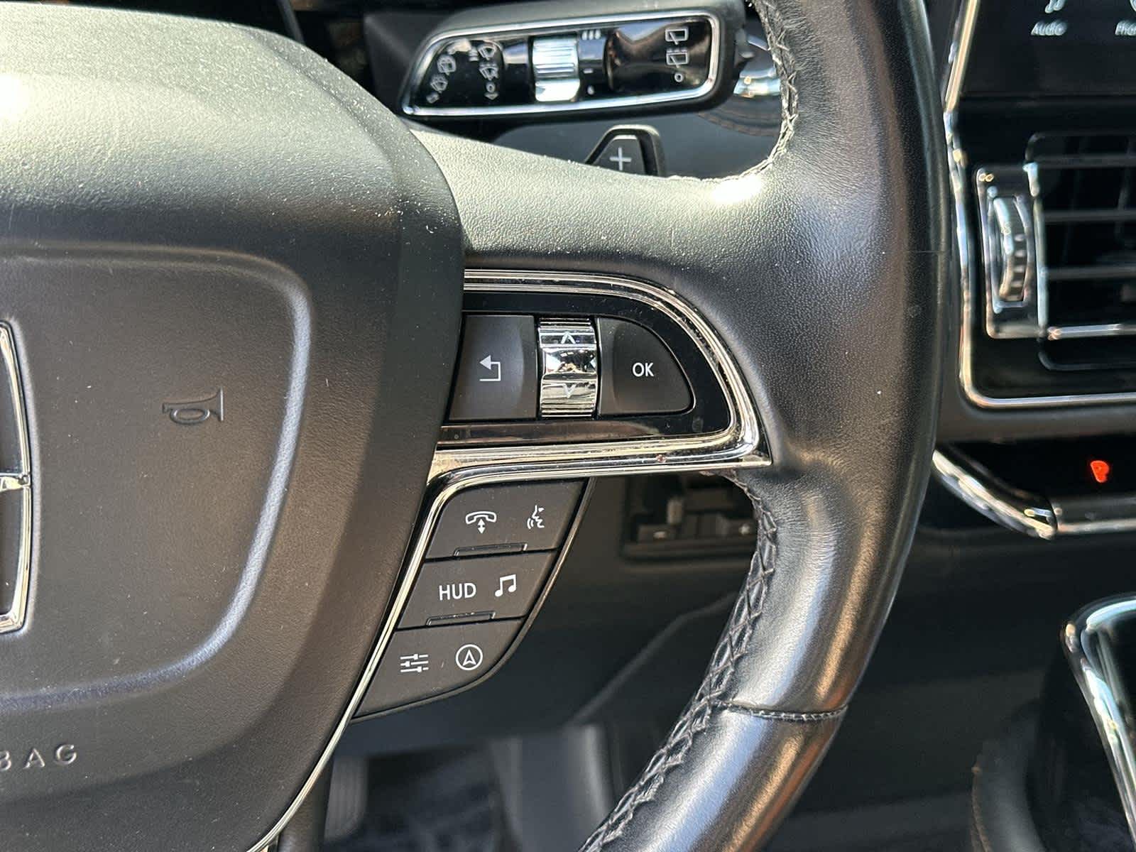 Thumbnail: 2023 Lincoln Navigator L - 25