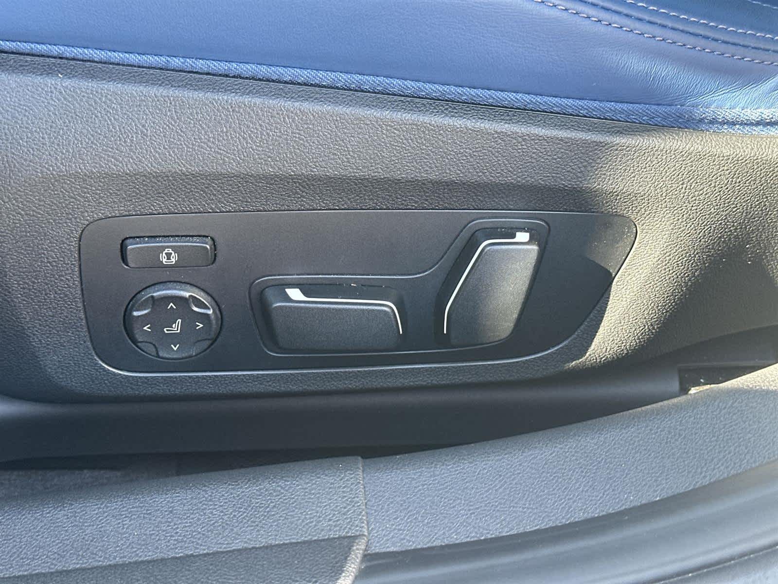 Thumbnail: 2025 BMW M3 - 23