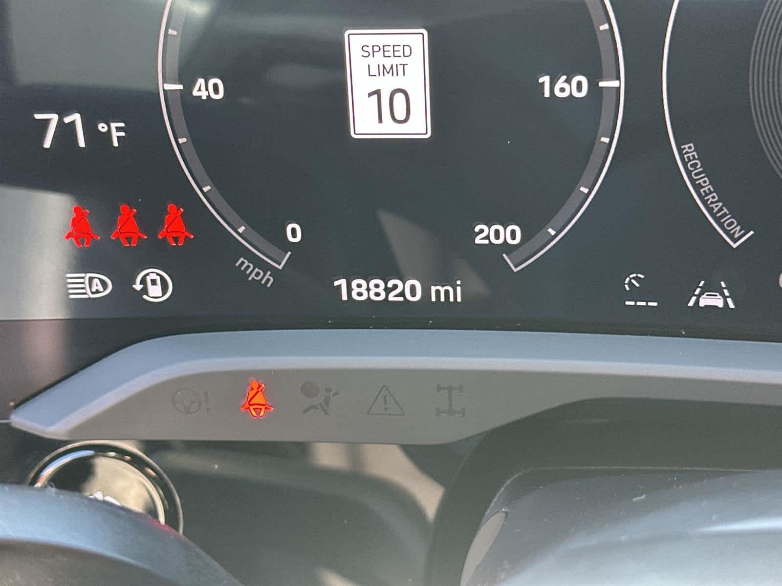 Thumbnail: 2023 Porsche Taycan - 19