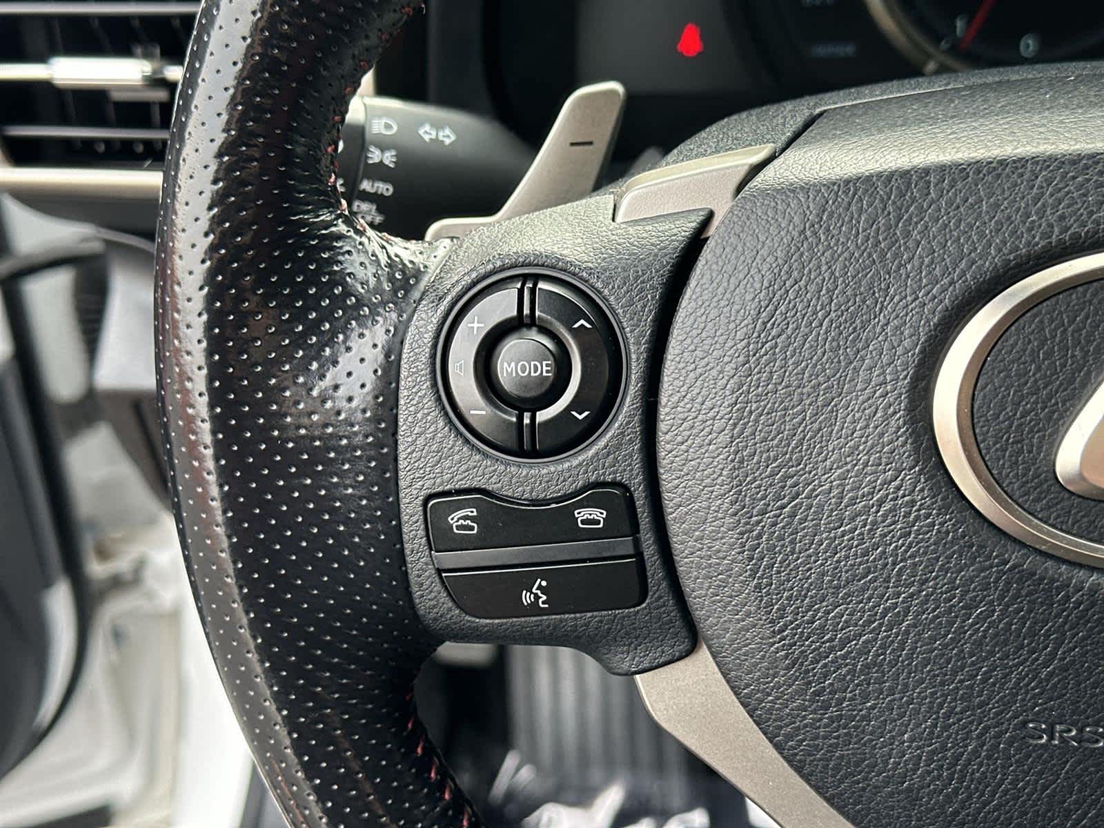 Thumbnail: 2016 Lexus IS - 23