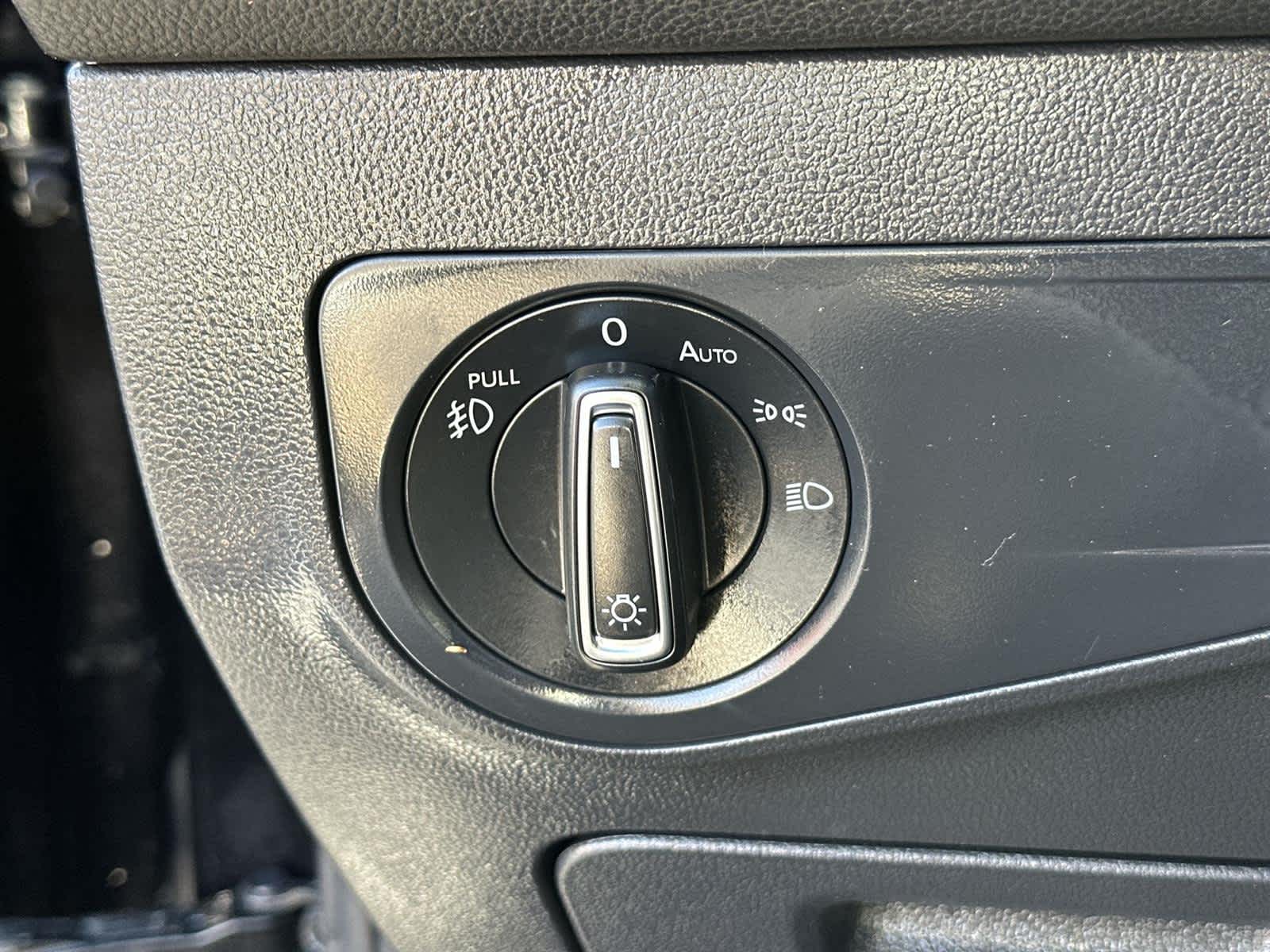 Thumbnail: 2019 Volkswagen Tiguan - 29