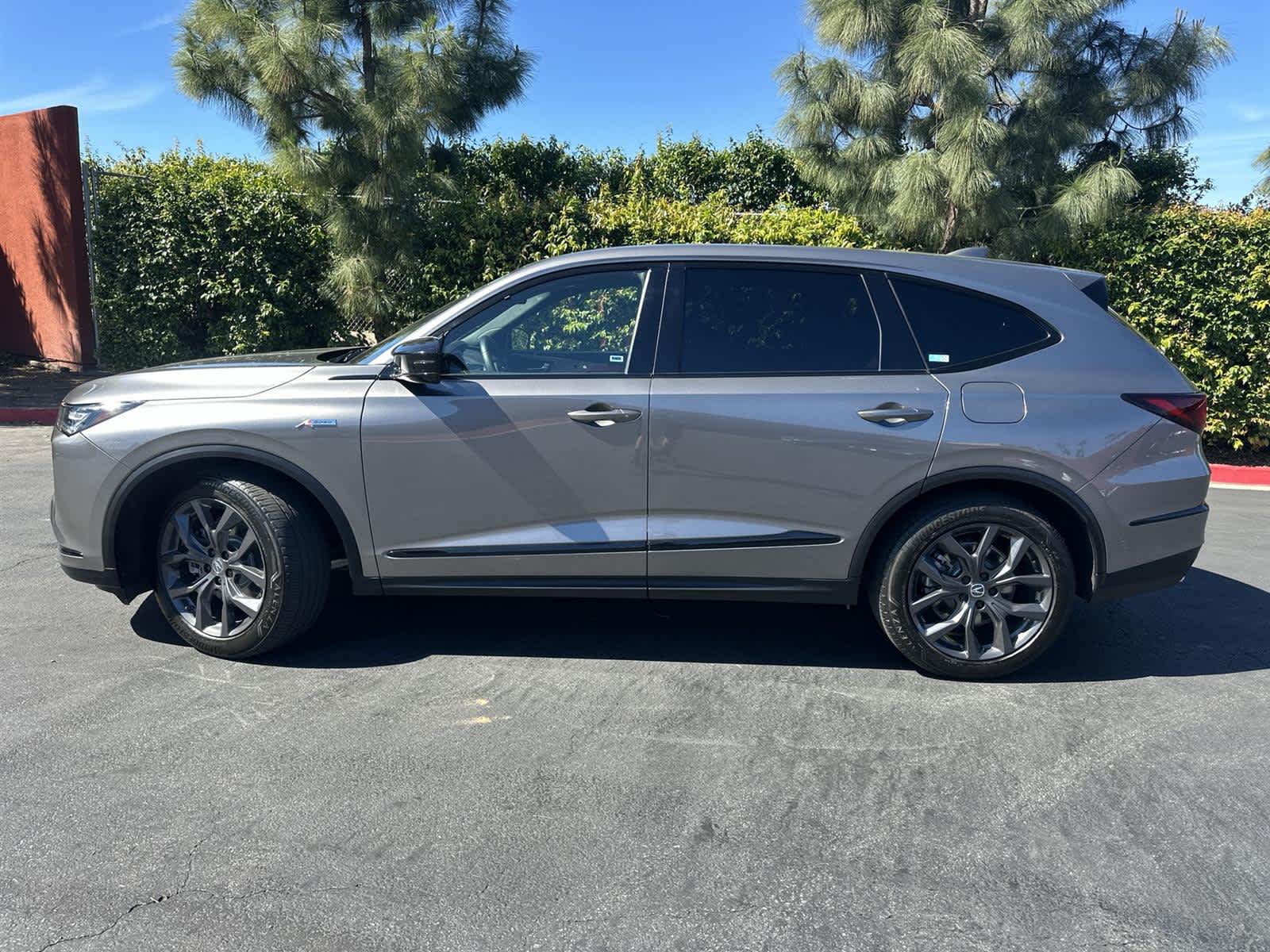 Thumbnail: 2023 Acura MDX - 3