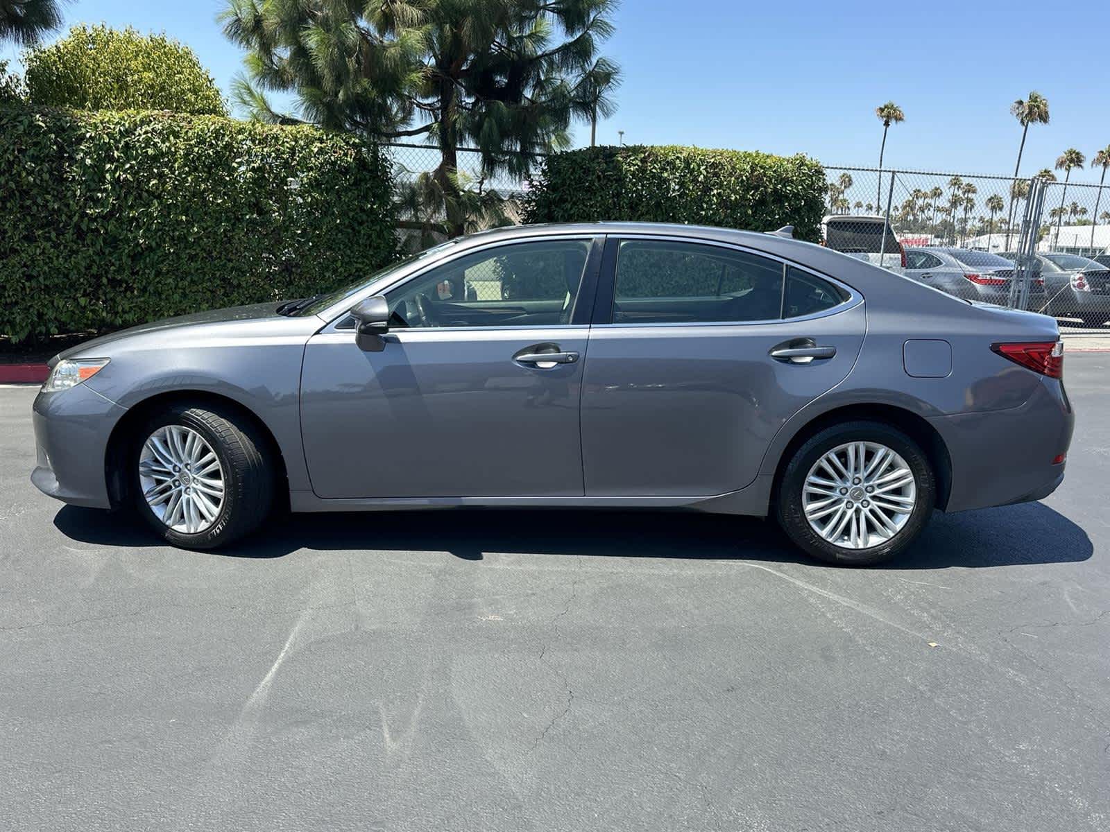 Thumbnail: 2014 Lexus ES - 3