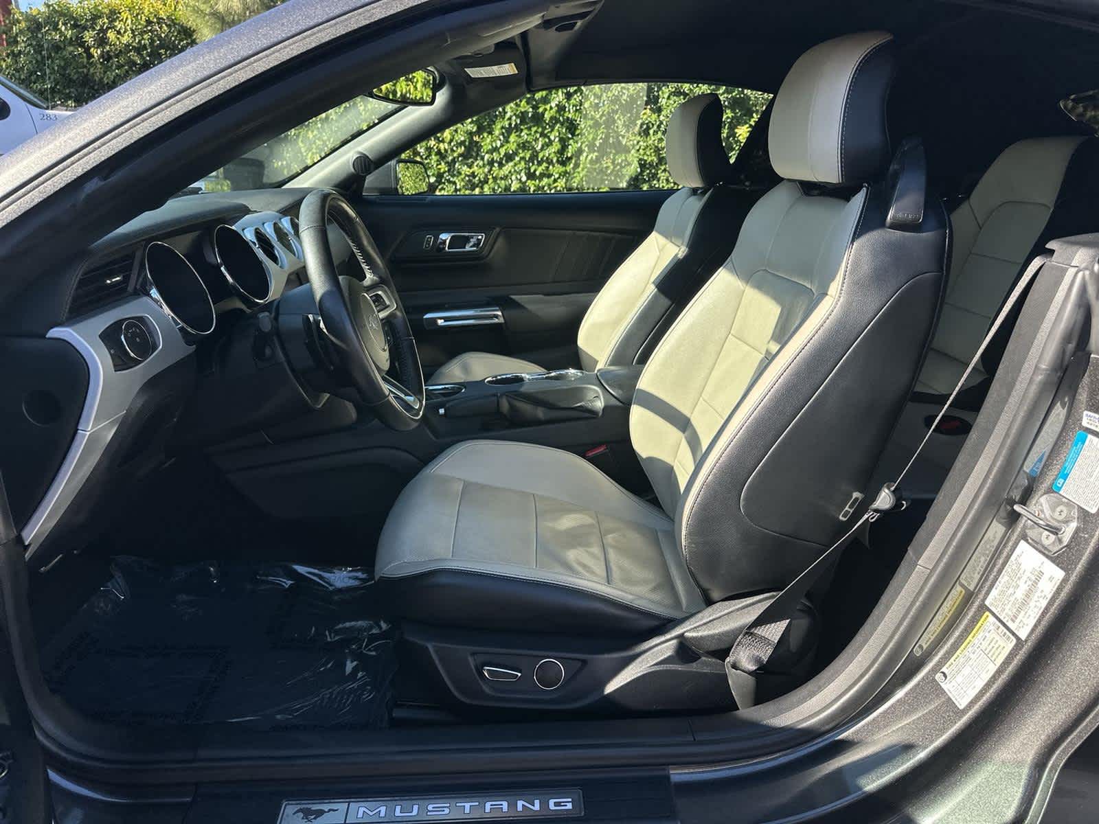 Thumbnail: 2015 Ford Mustang - 11