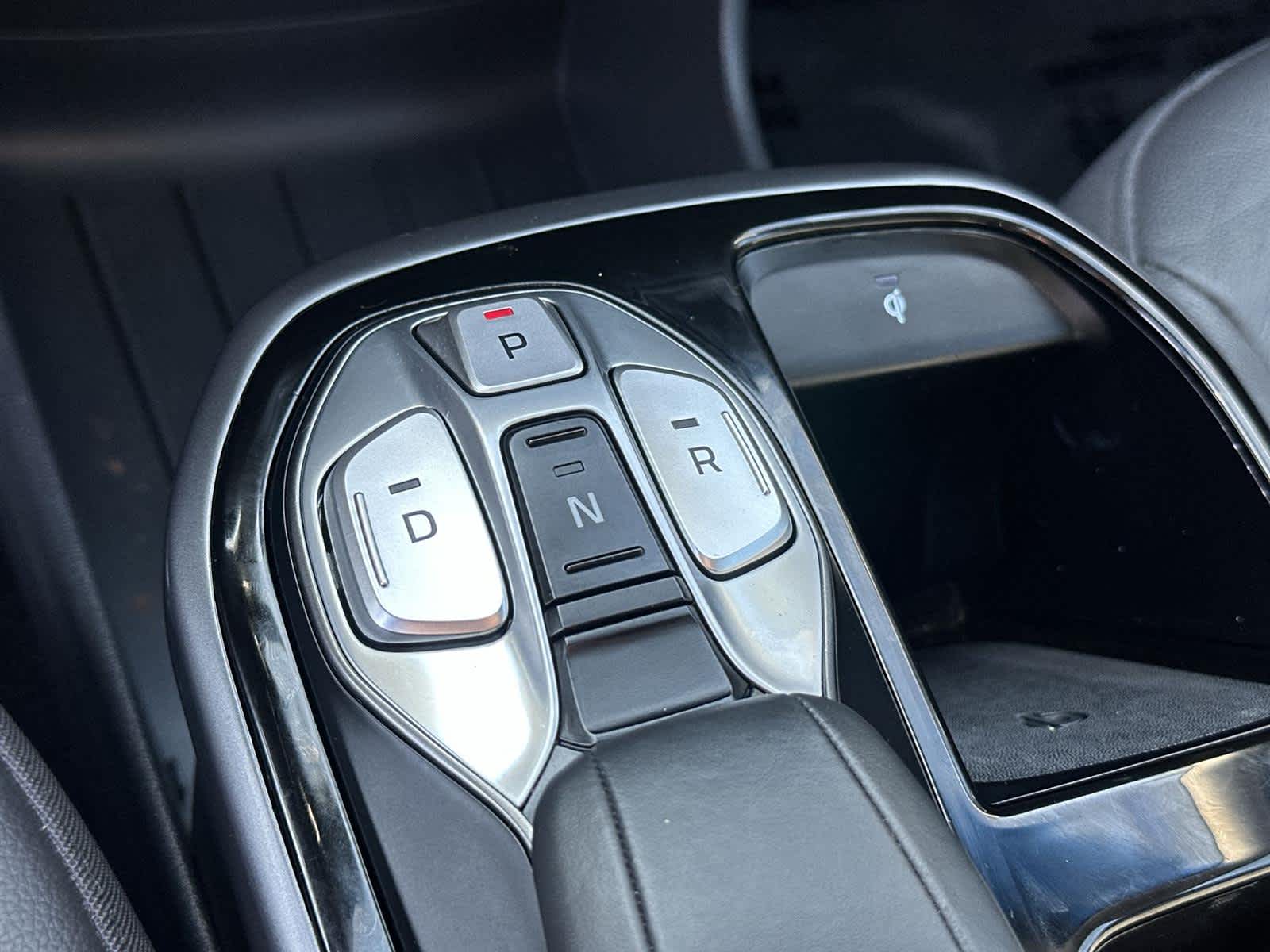 Thumbnail: 2020 Hyundai Ioniq - 18