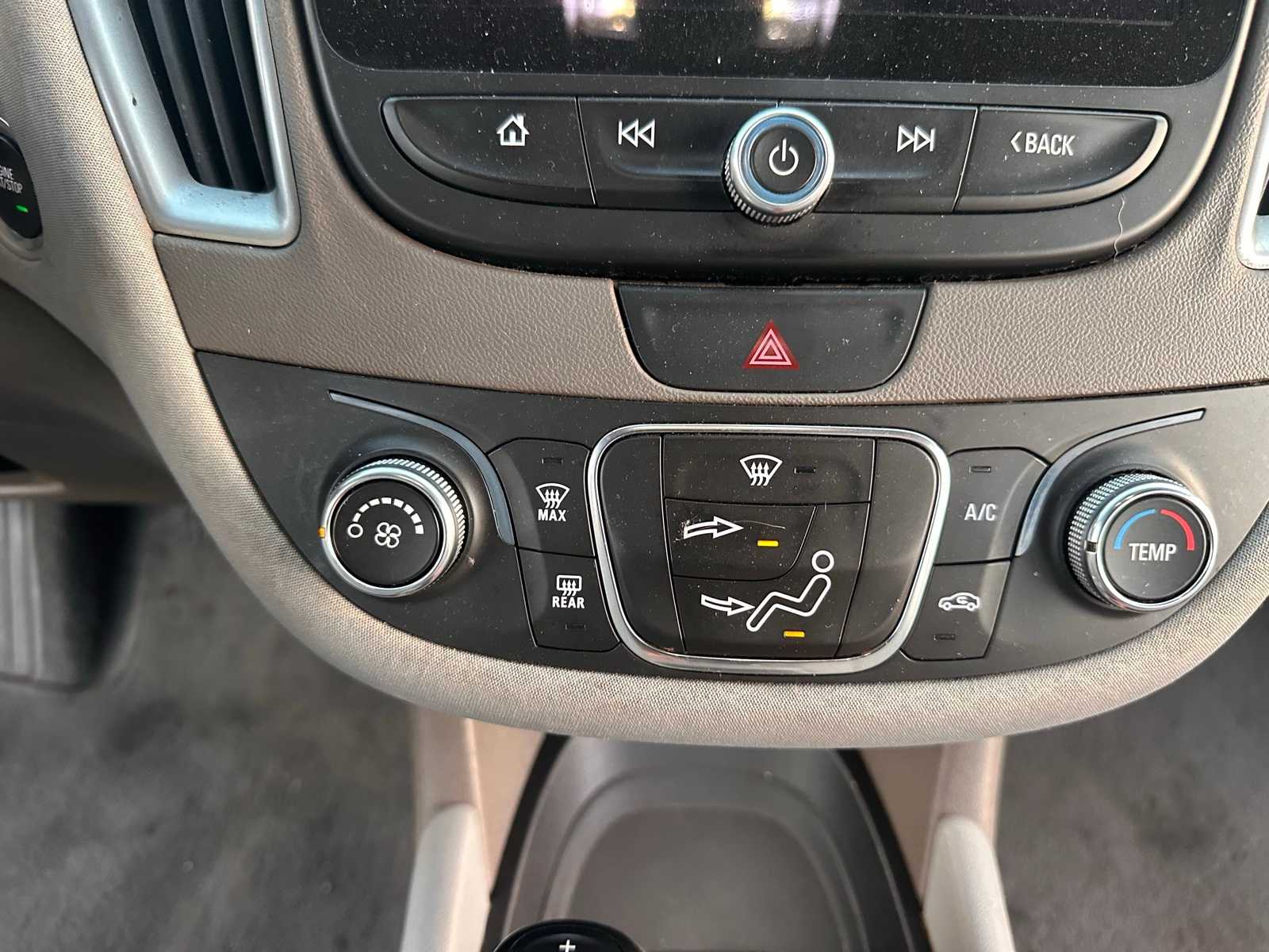 Thumbnail: 2019 Chevrolet Malibu - 17