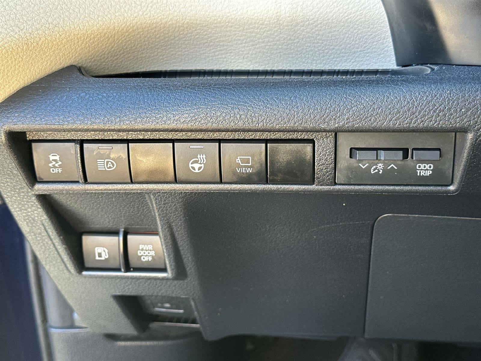 Thumbnail: 2023 Toyota Sienna - 29