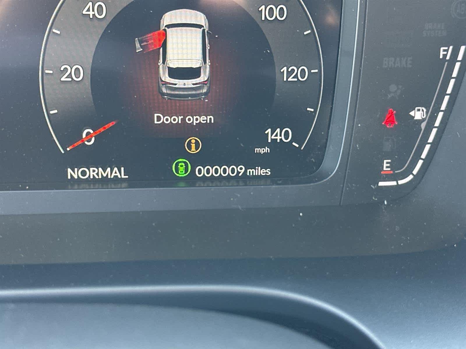 Thumbnail: 2025 Acura ADX - 18