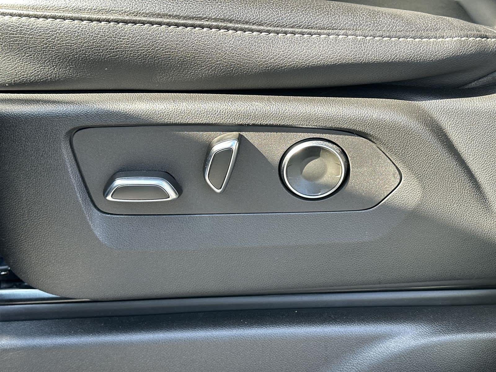 Thumbnail: 2024 Cadillac Escalade - 23