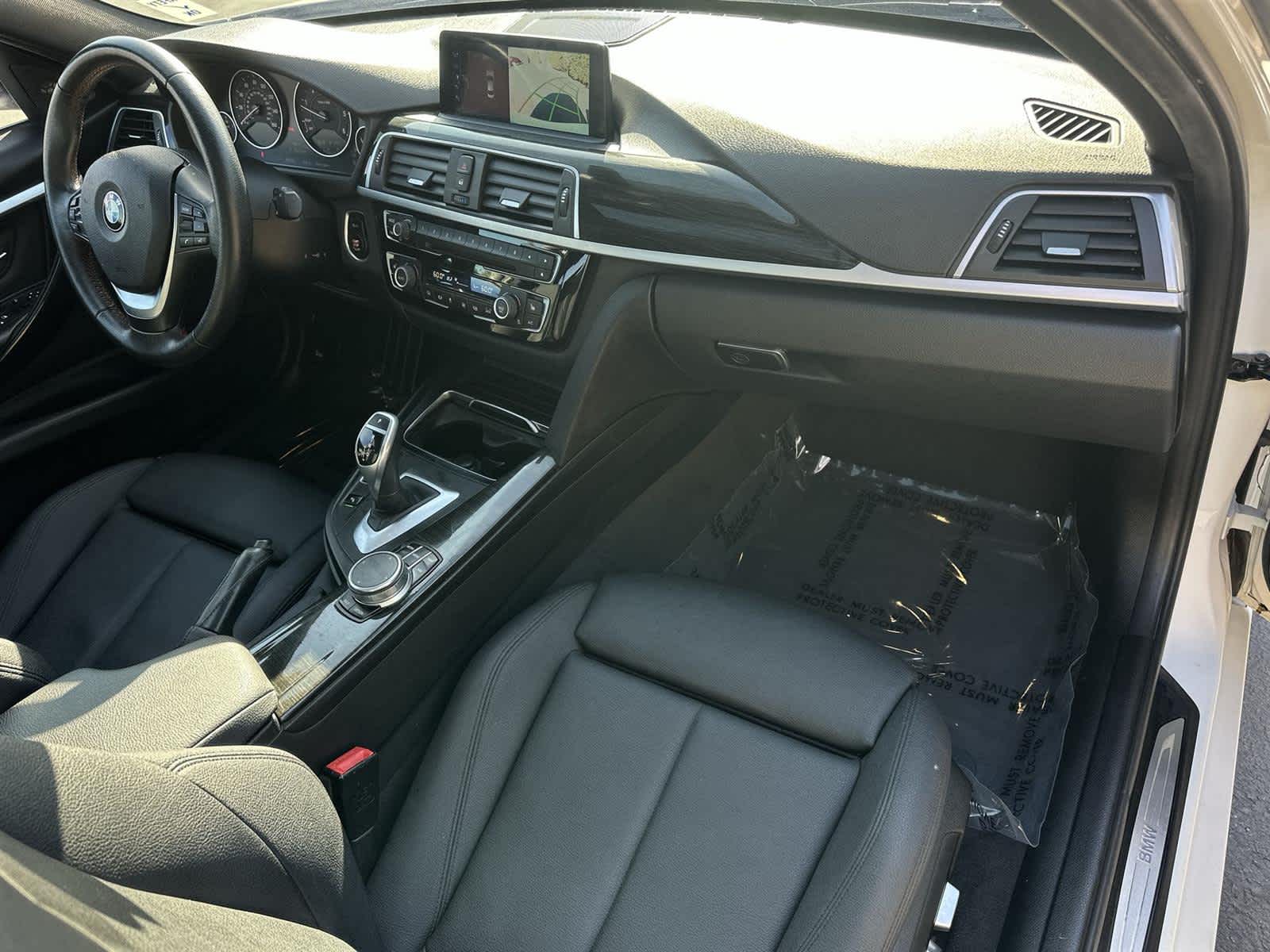 Thumbnail: 2017 BMW 3 Series - 12