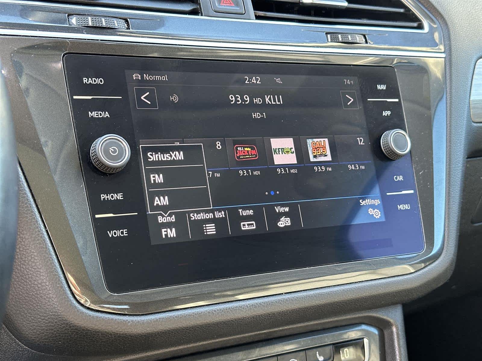 Thumbnail: 2019 Volkswagen Tiguan - 16