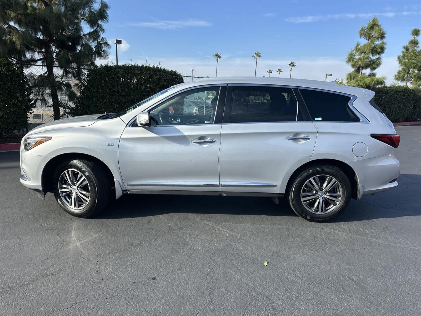Thumbnail: 2016 INFINITI QX60 - 3