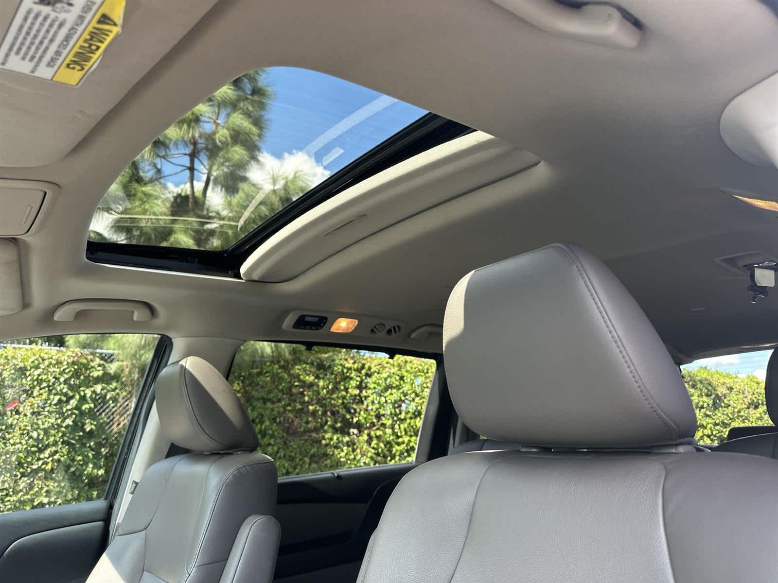 Thumbnail: 2015 Honda Odyssey - 29