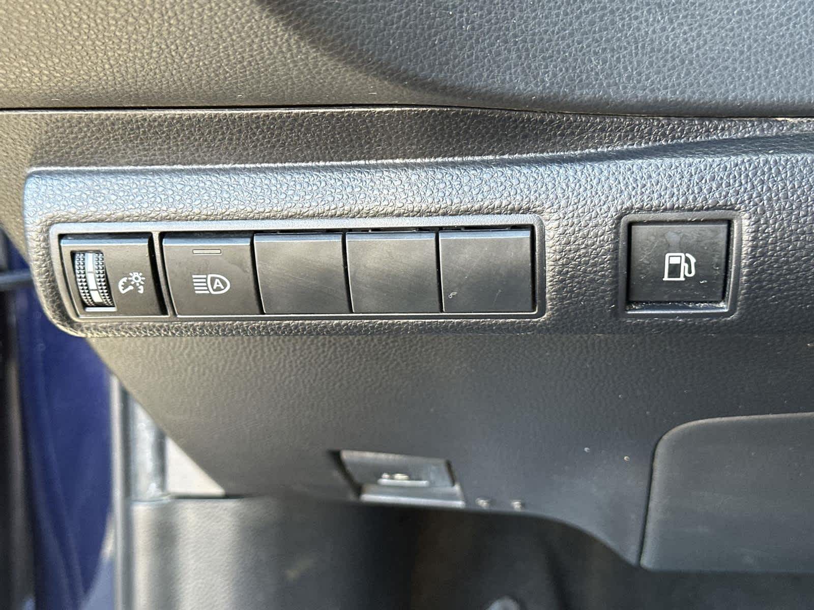 Thumbnail: 2022 Toyota Corolla - 28