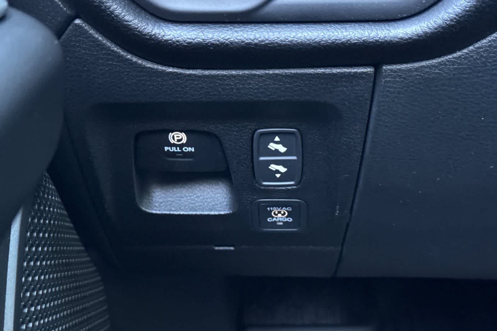 Thumbnail: 2026 RAM 1500 - 32