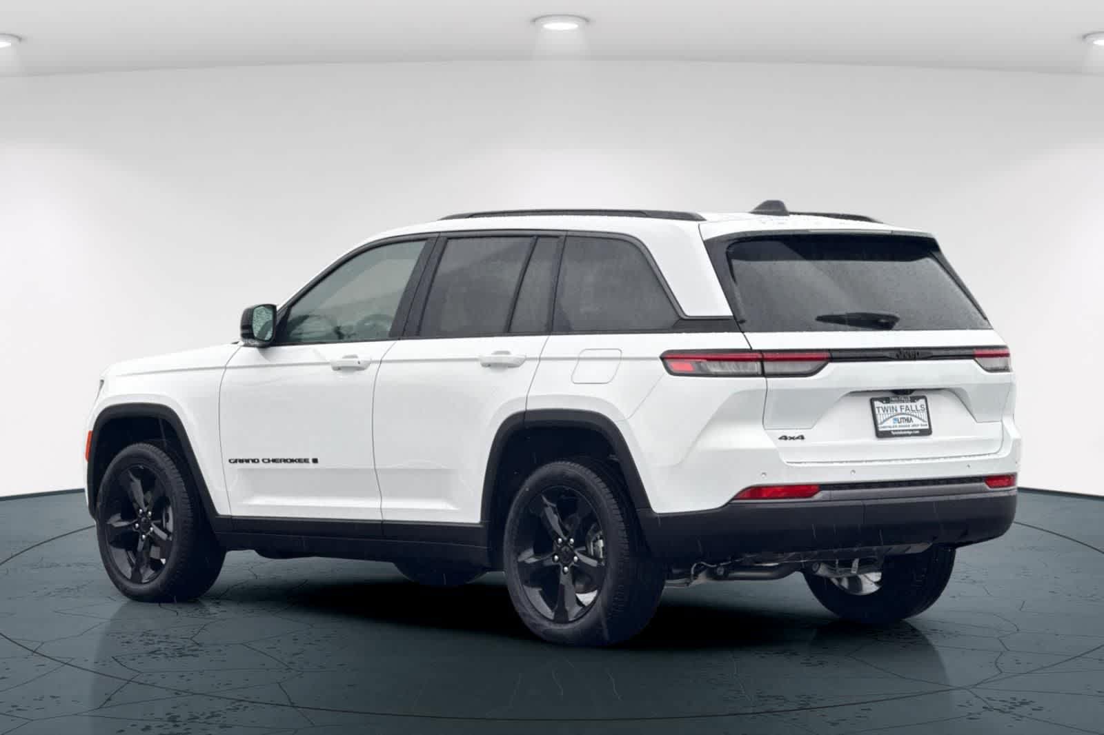 Thumbnail: 2026 Jeep Grand Cherokee - 8